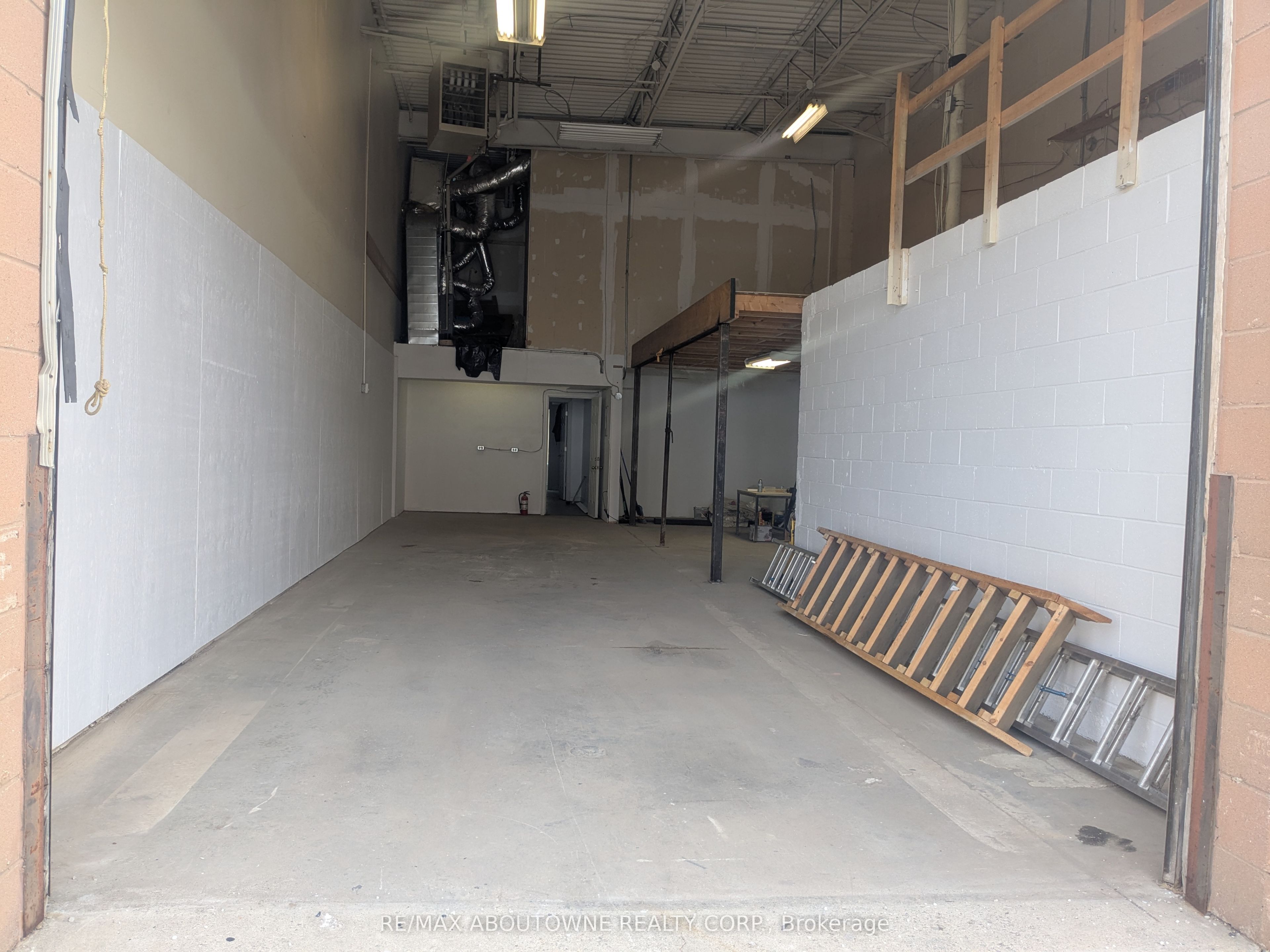 #1 - 5125 Harvester Road Property Photo 2