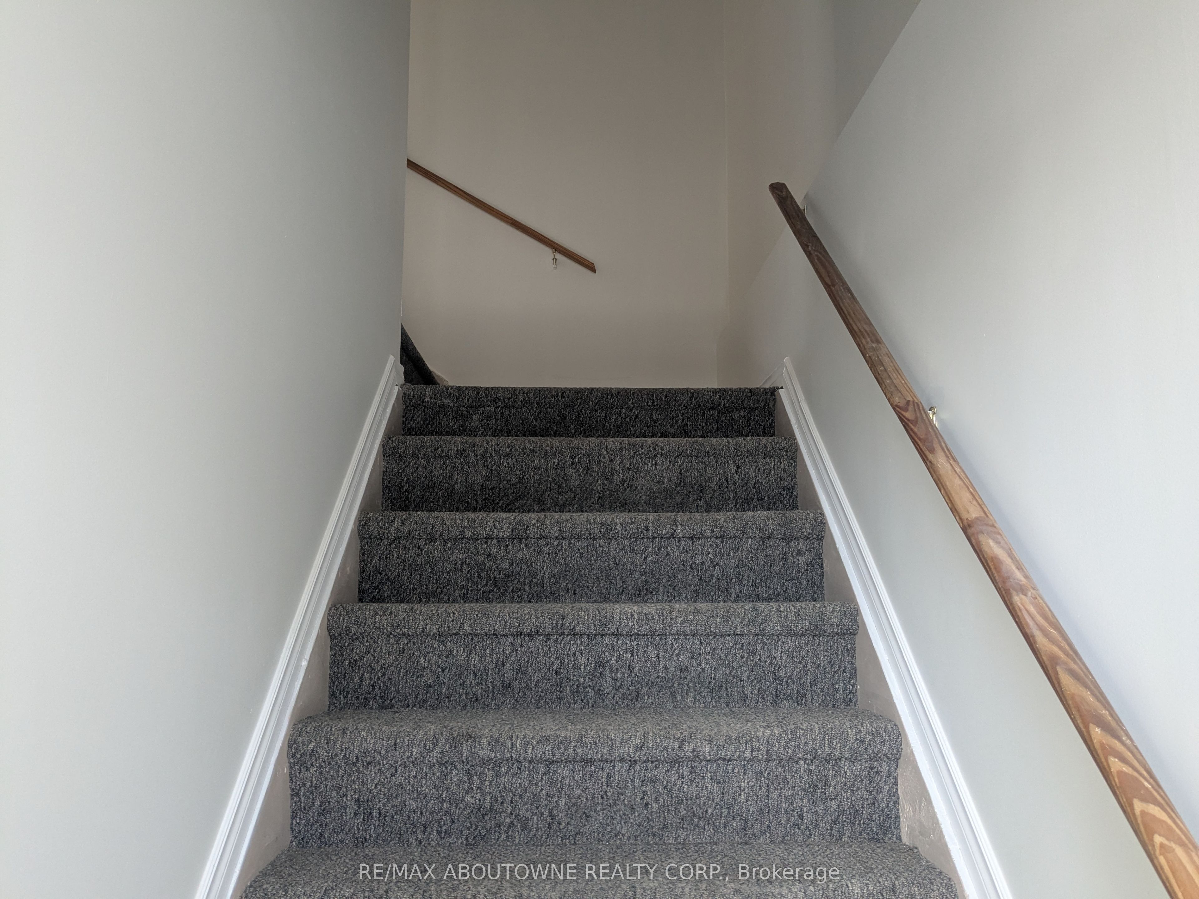 #1 - 5125 Harvester Road Property Photo 5