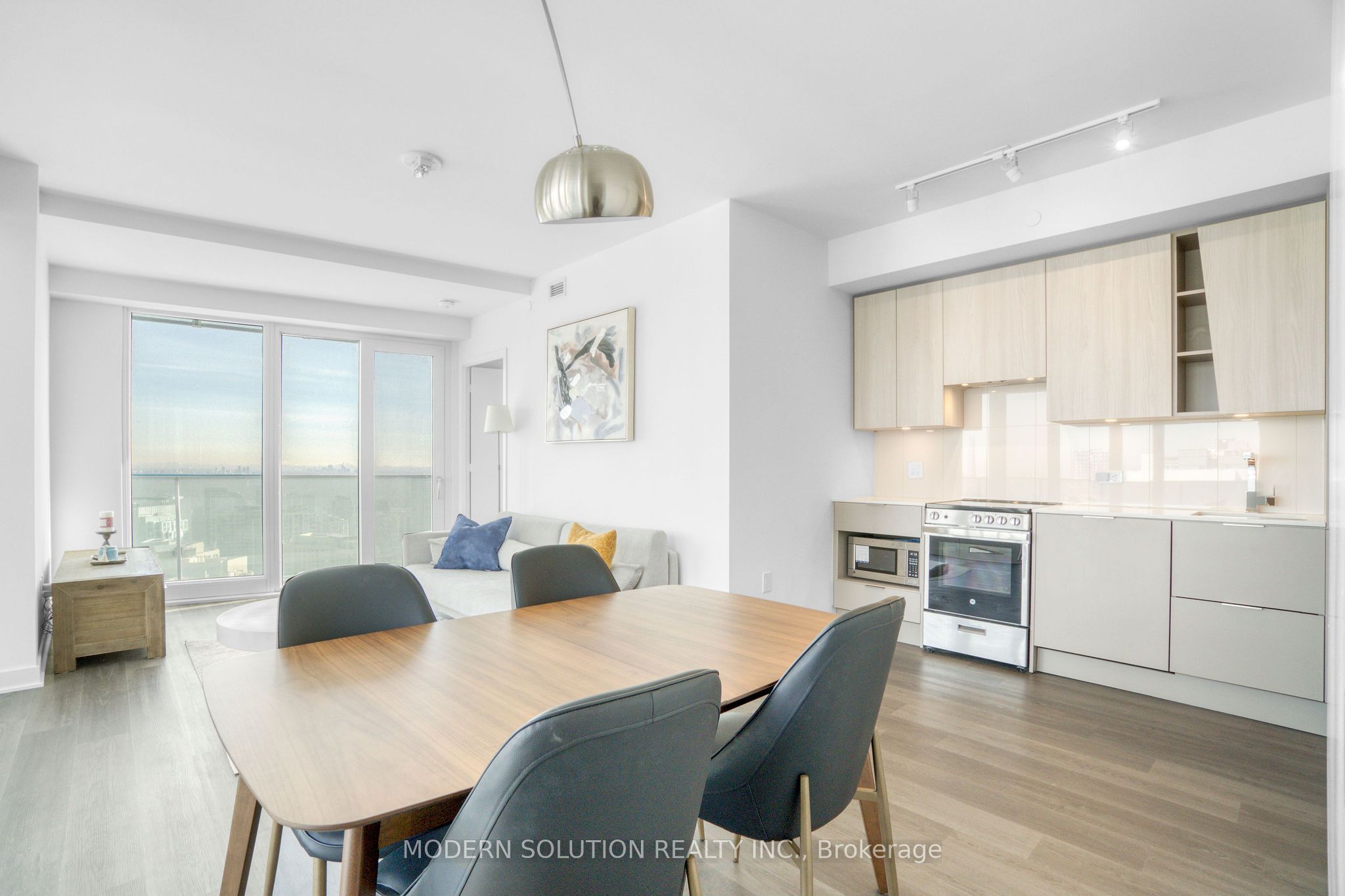 #4510 - 3900 Confederation Parkway Property Photo 11