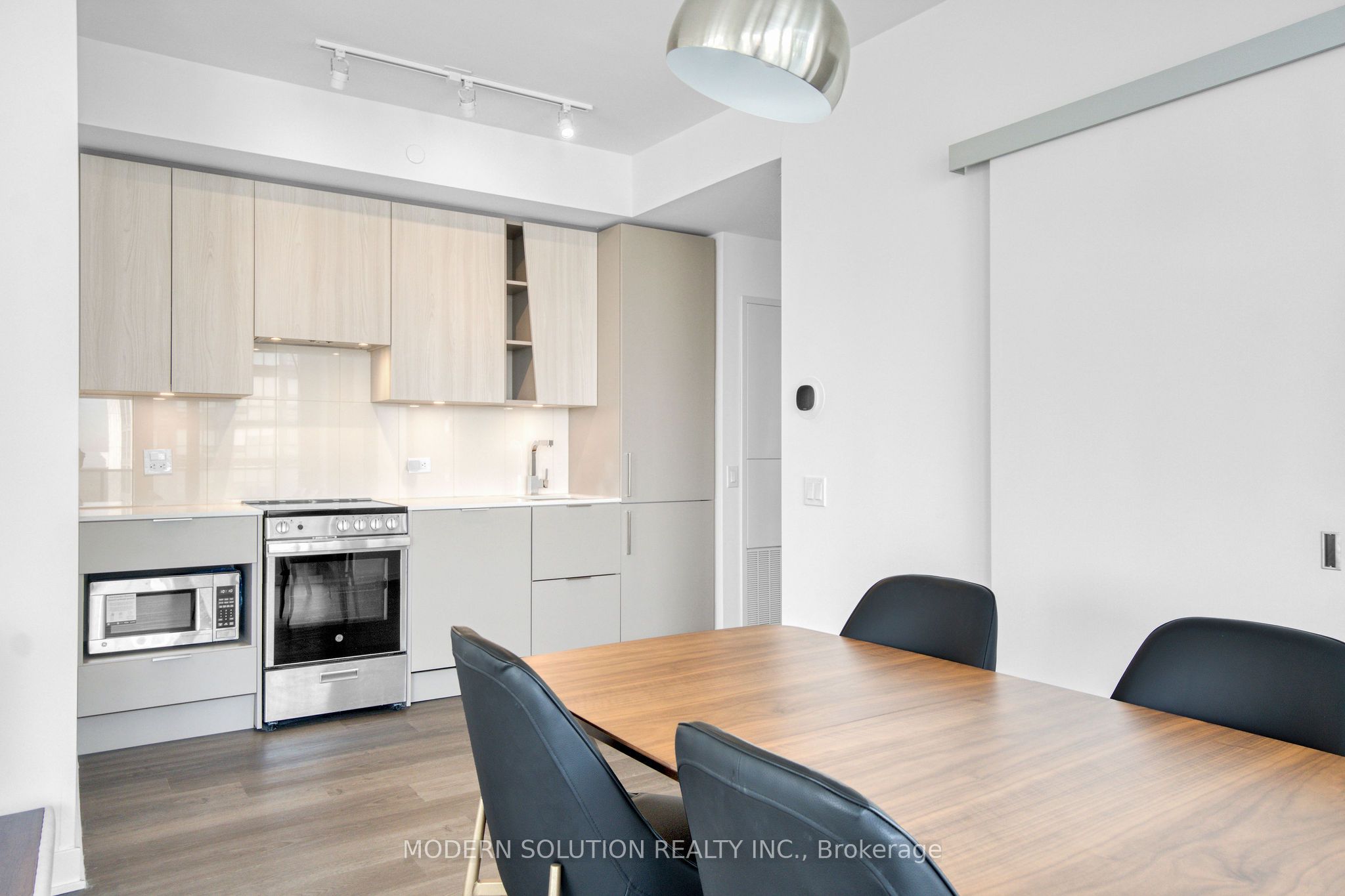 #4510 - 3900 Confederation Parkway Property Photo 13