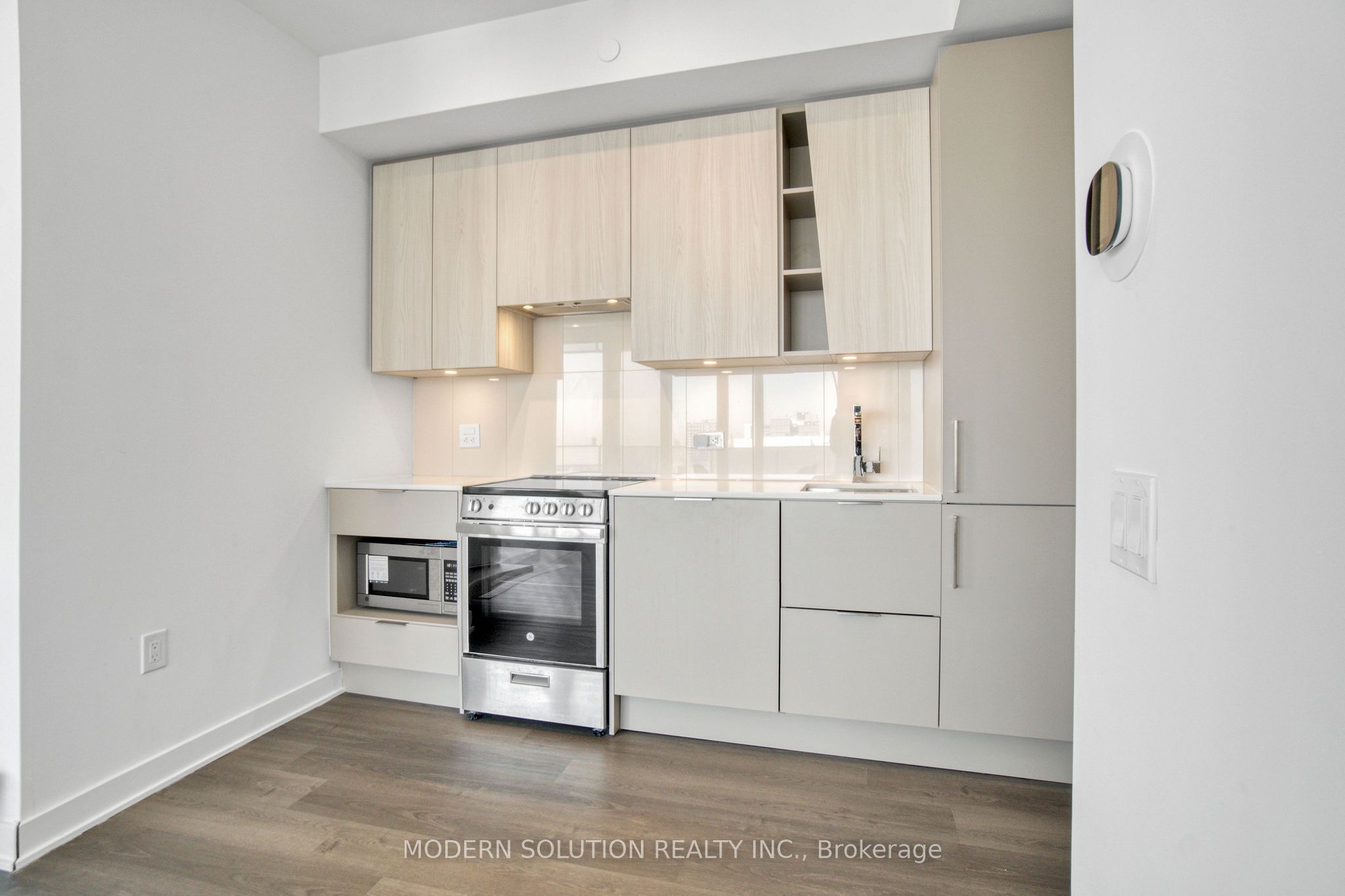 #4510 - 3900 Confederation Parkway Property Photo 14