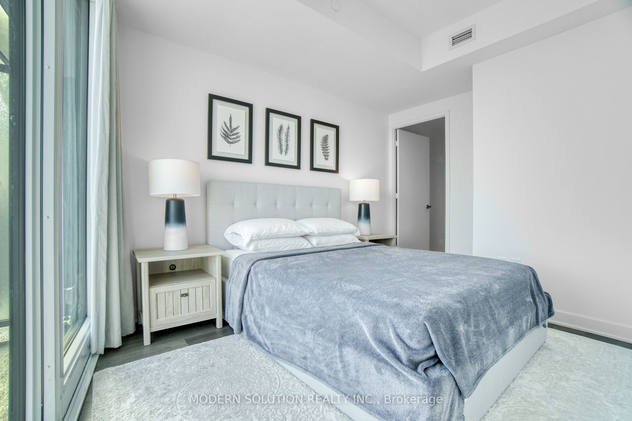 #4510 - 3900 Confederation Parkway Property Photo 16