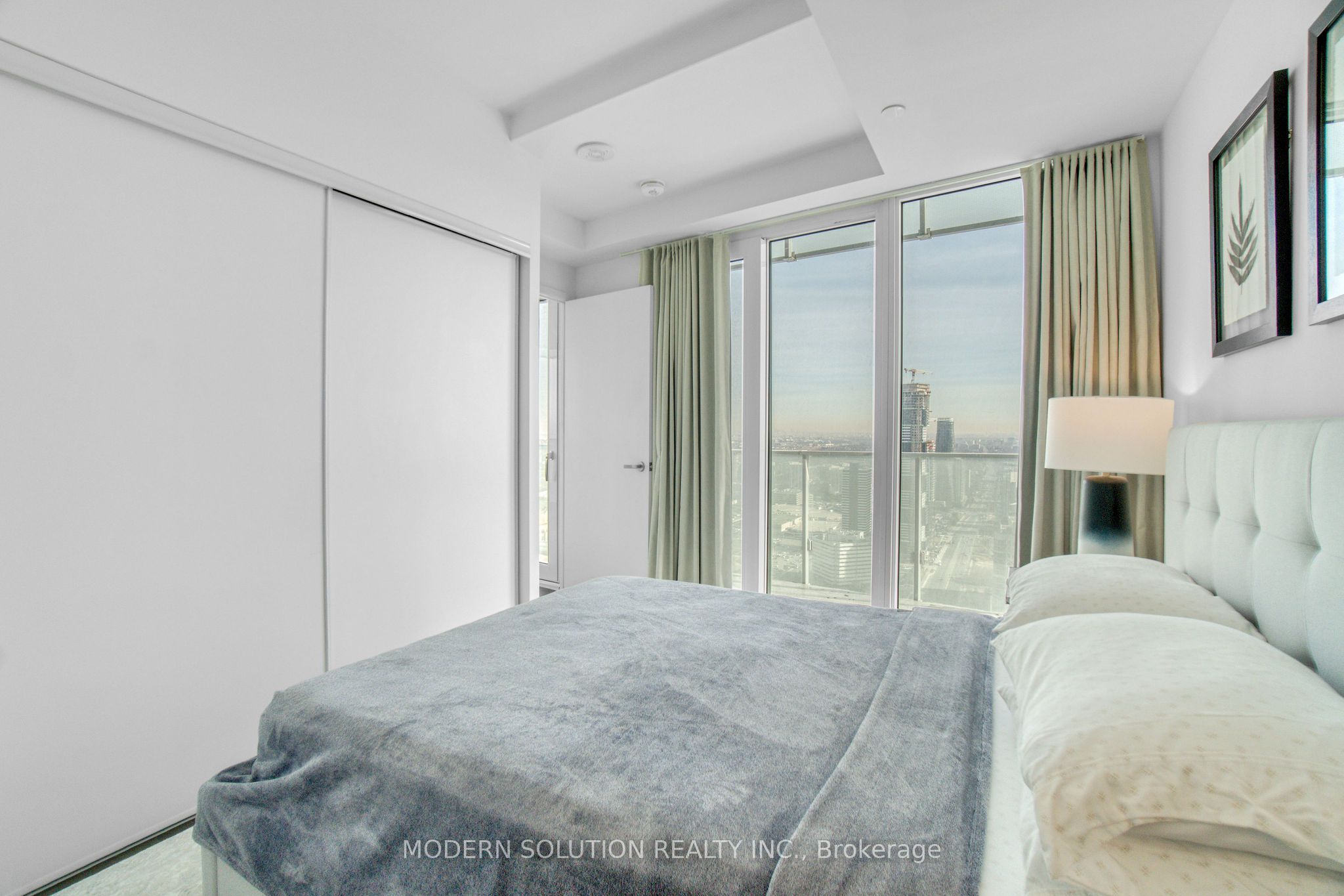 #4510 - 3900 Confederation Parkway Property Photo 17