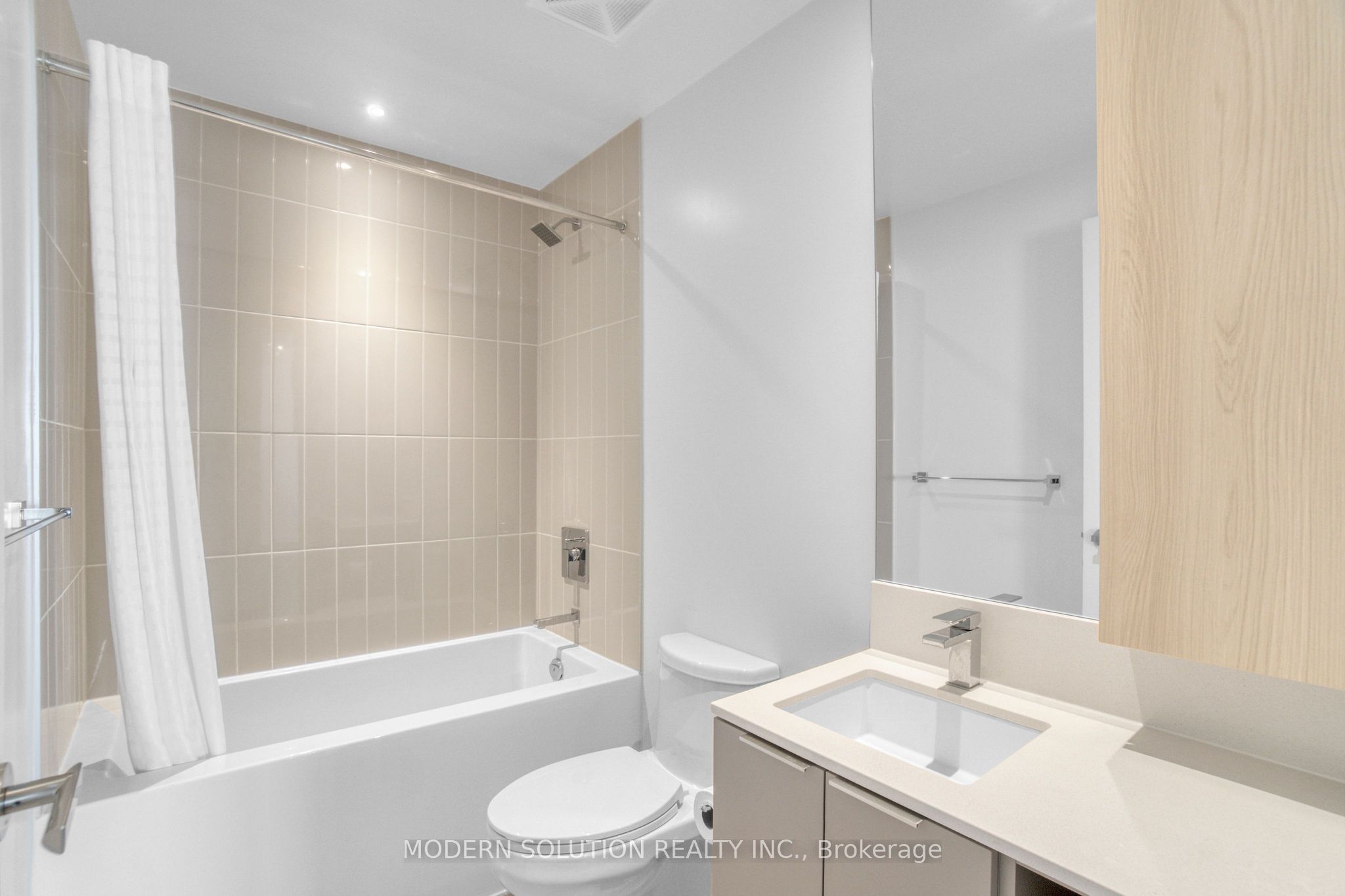 #4510 - 3900 Confederation Parkway Property Photo 22