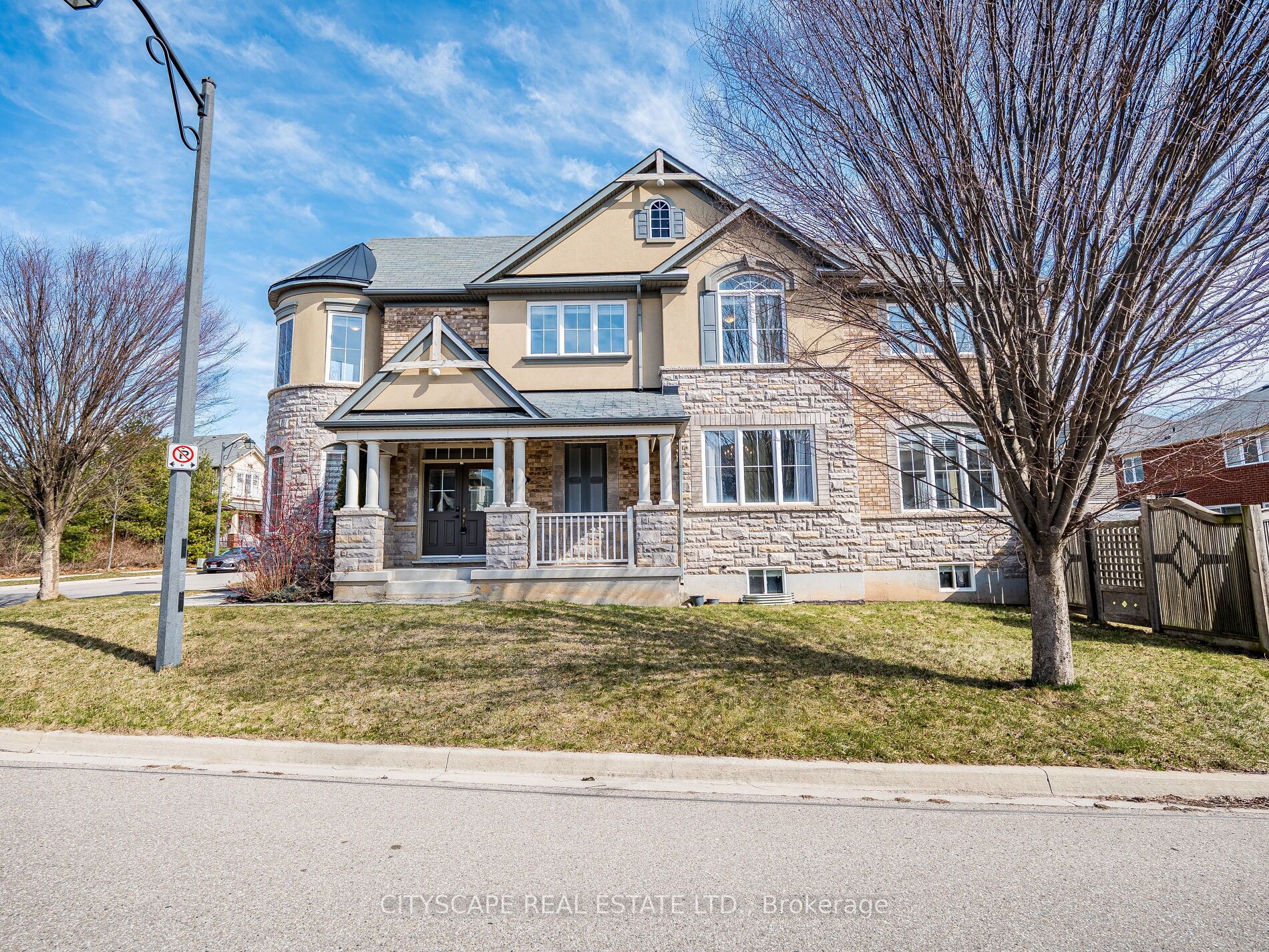 416 Gooch Crescent Property Photo