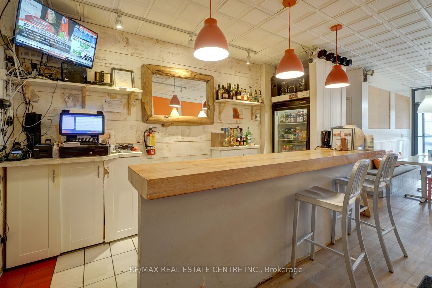 1127 St Clair Avenue Property Photo 10