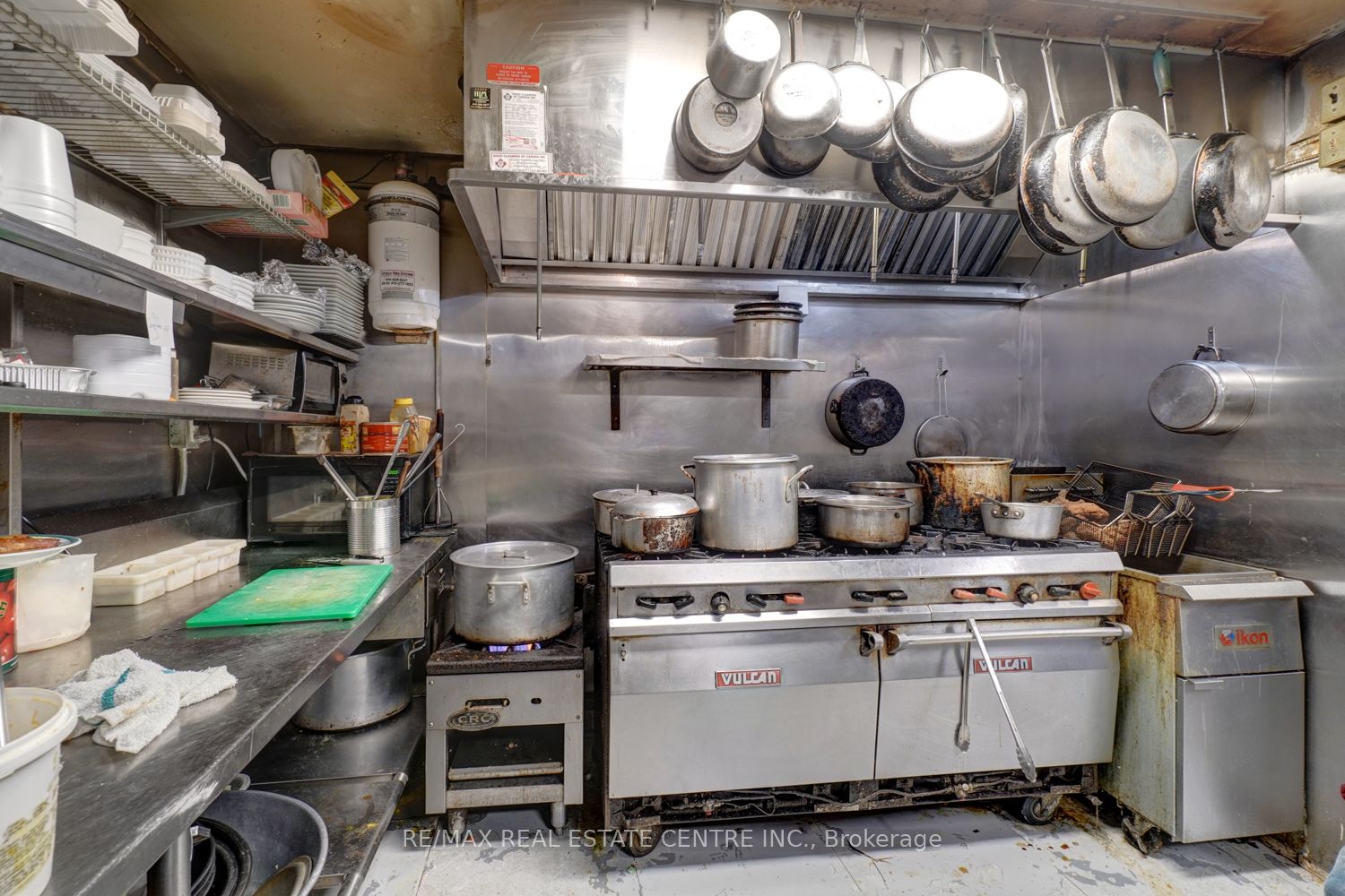 1127 St Clair Avenue Property Photo 15
