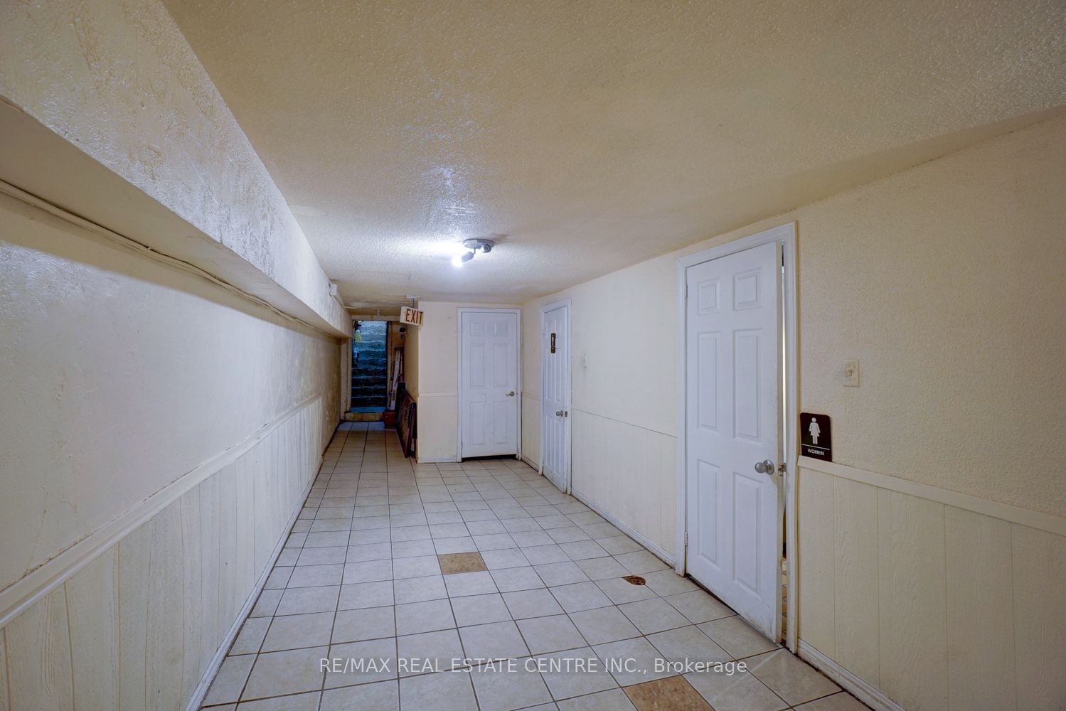 1127 St Clair Avenue Property Photo 18