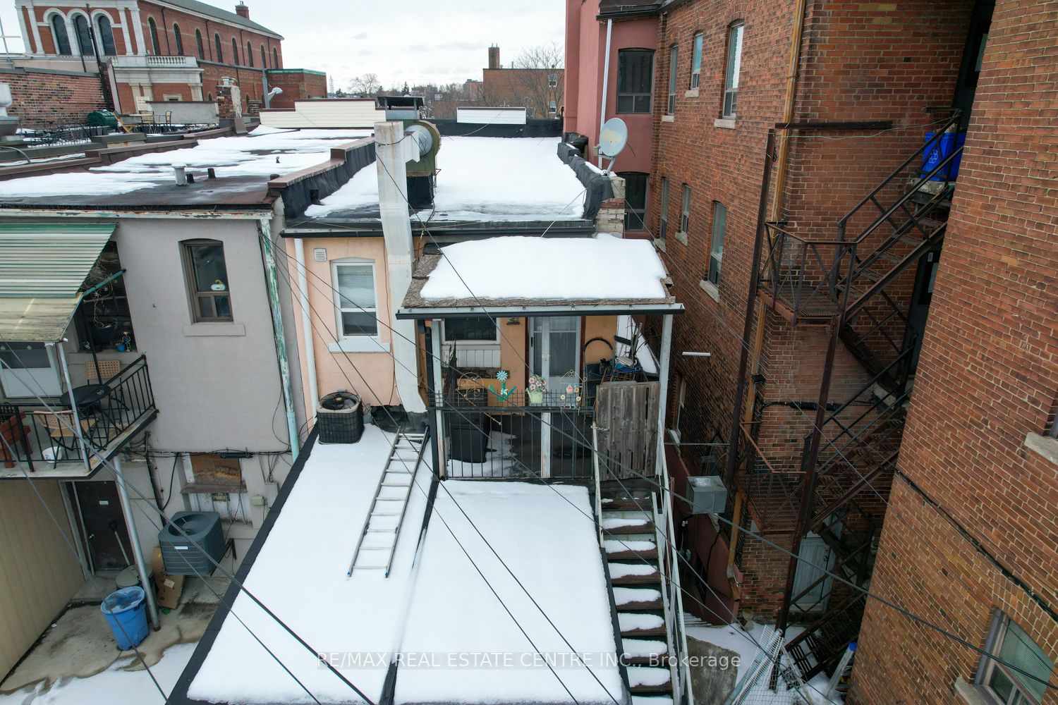 1127 St Clair Avenue Property Photo 36