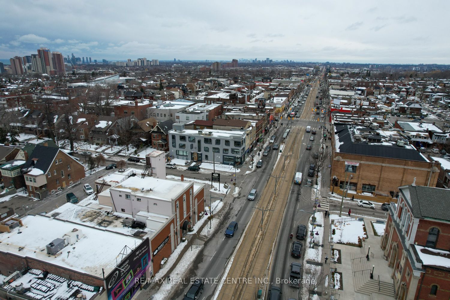 1127 St Clair Avenue Property Photo 39