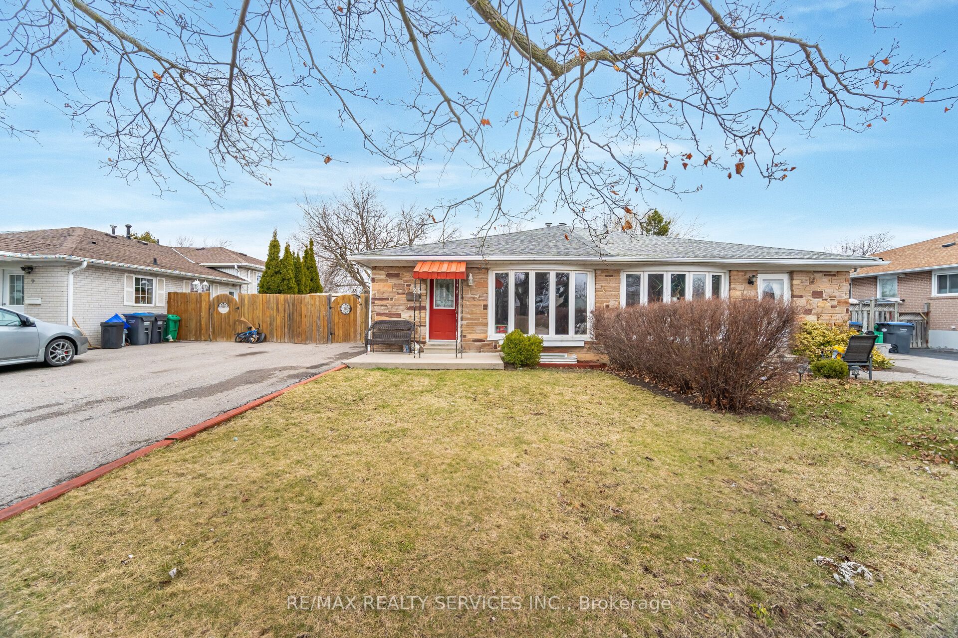 25 Edenridge Drive Property Photo 1