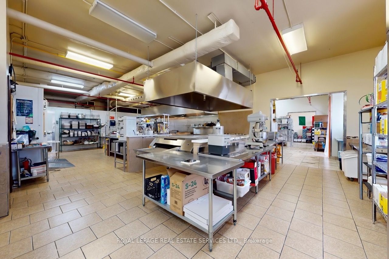 557 Dixon Road Property Photo 17