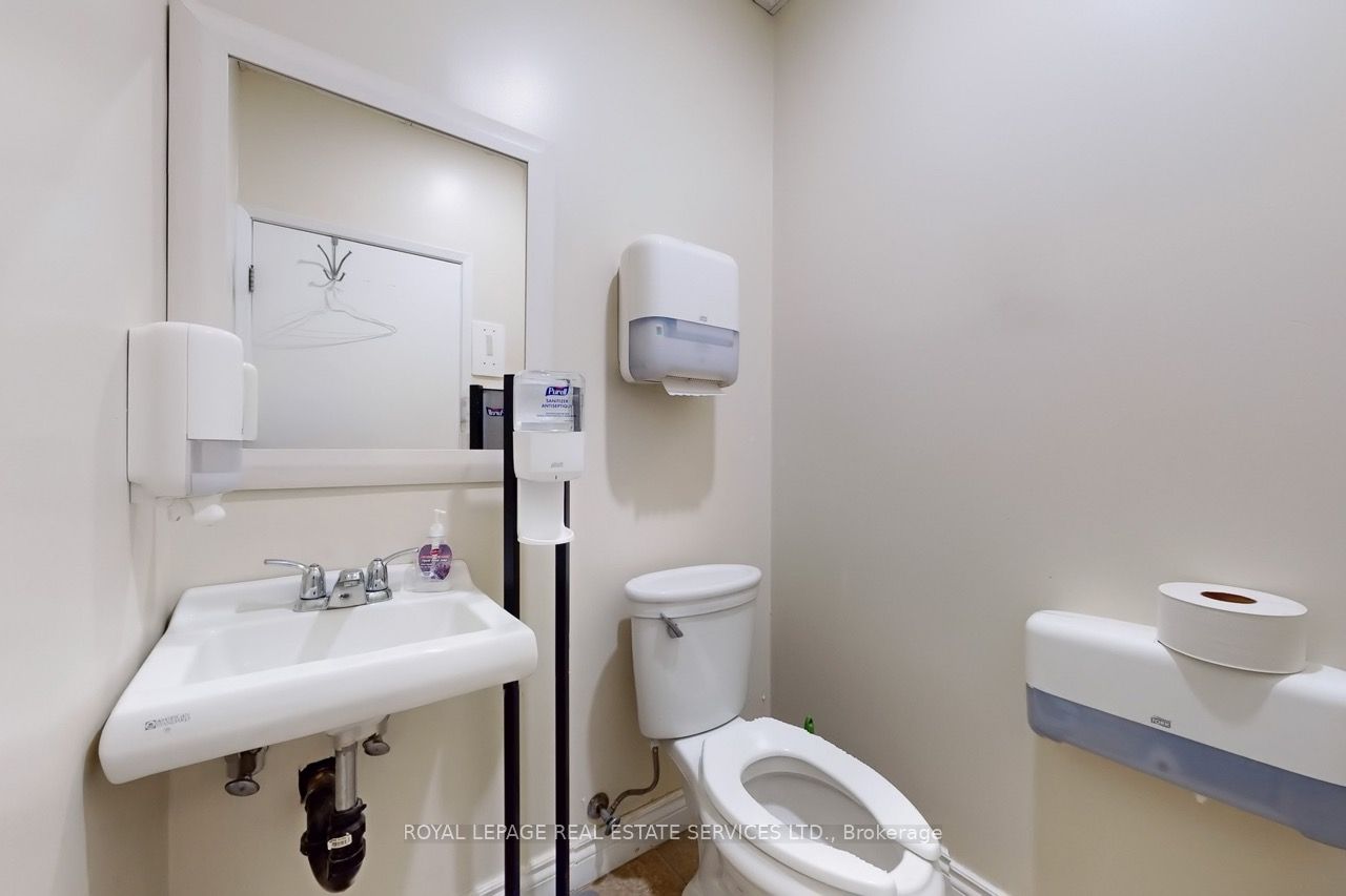 557 Dixon Road Property Photo 35
