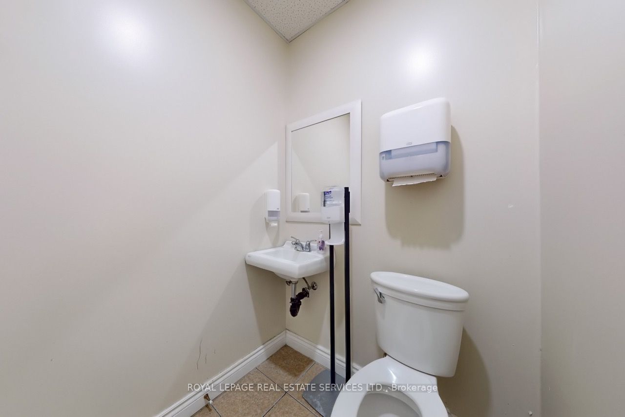 557 Dixon Road Property Photo 36