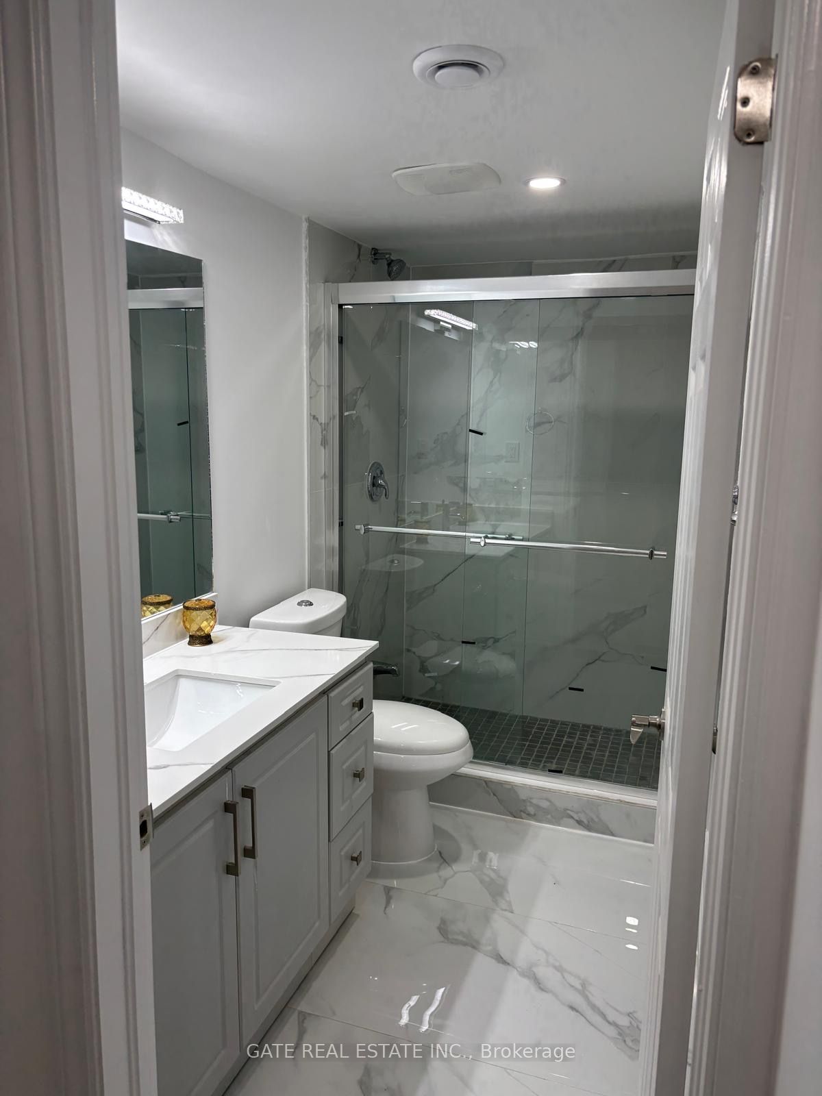 5321 Durie Road Legal Basement Sep Entran Property Photo 10