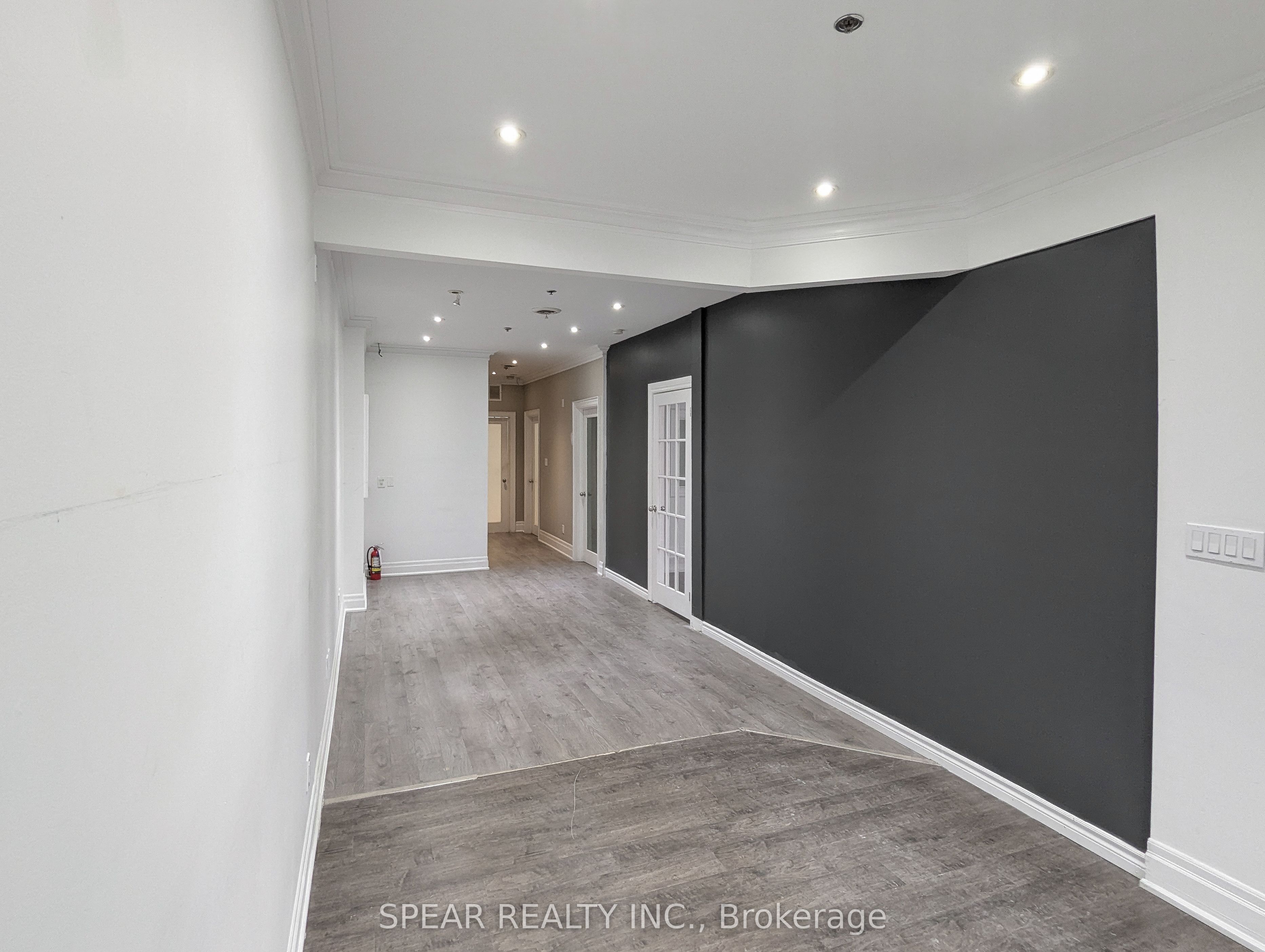 #21 - 1 Whitehorse Road Property Photo 5