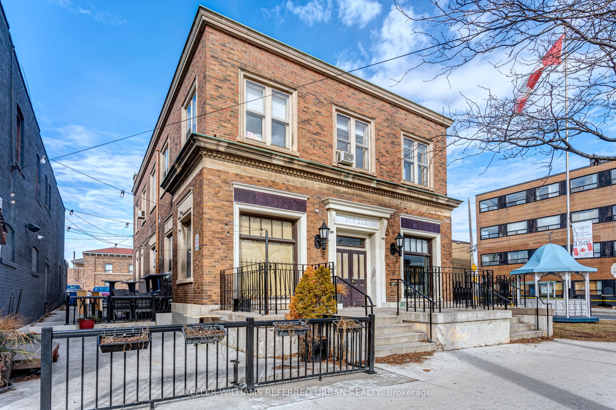 #Upper Office + Classroom - 2974 Lake Shore Boulevard Property Photo 1