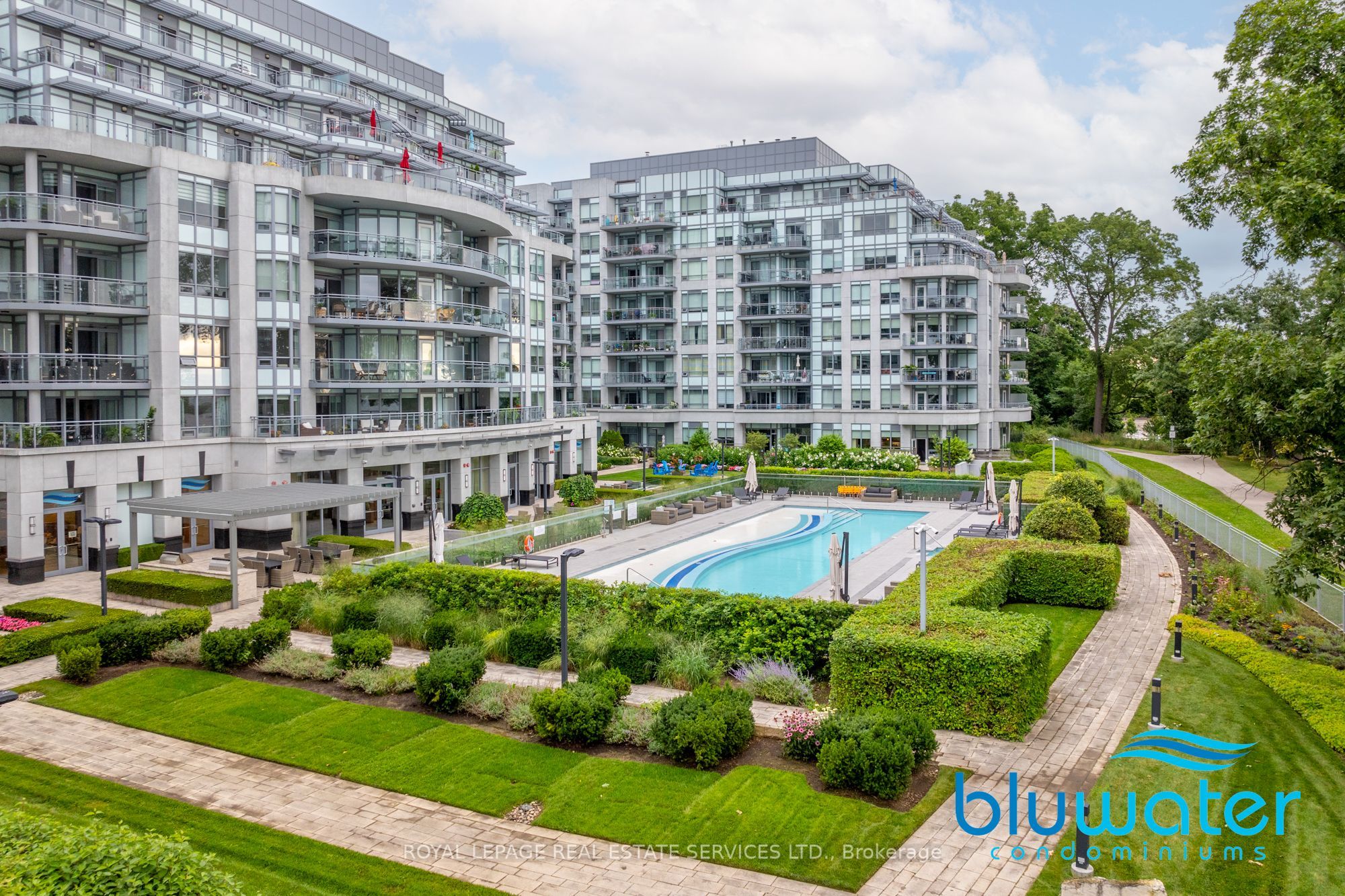 #808 - 3500 Lakeshore Road Property Photo