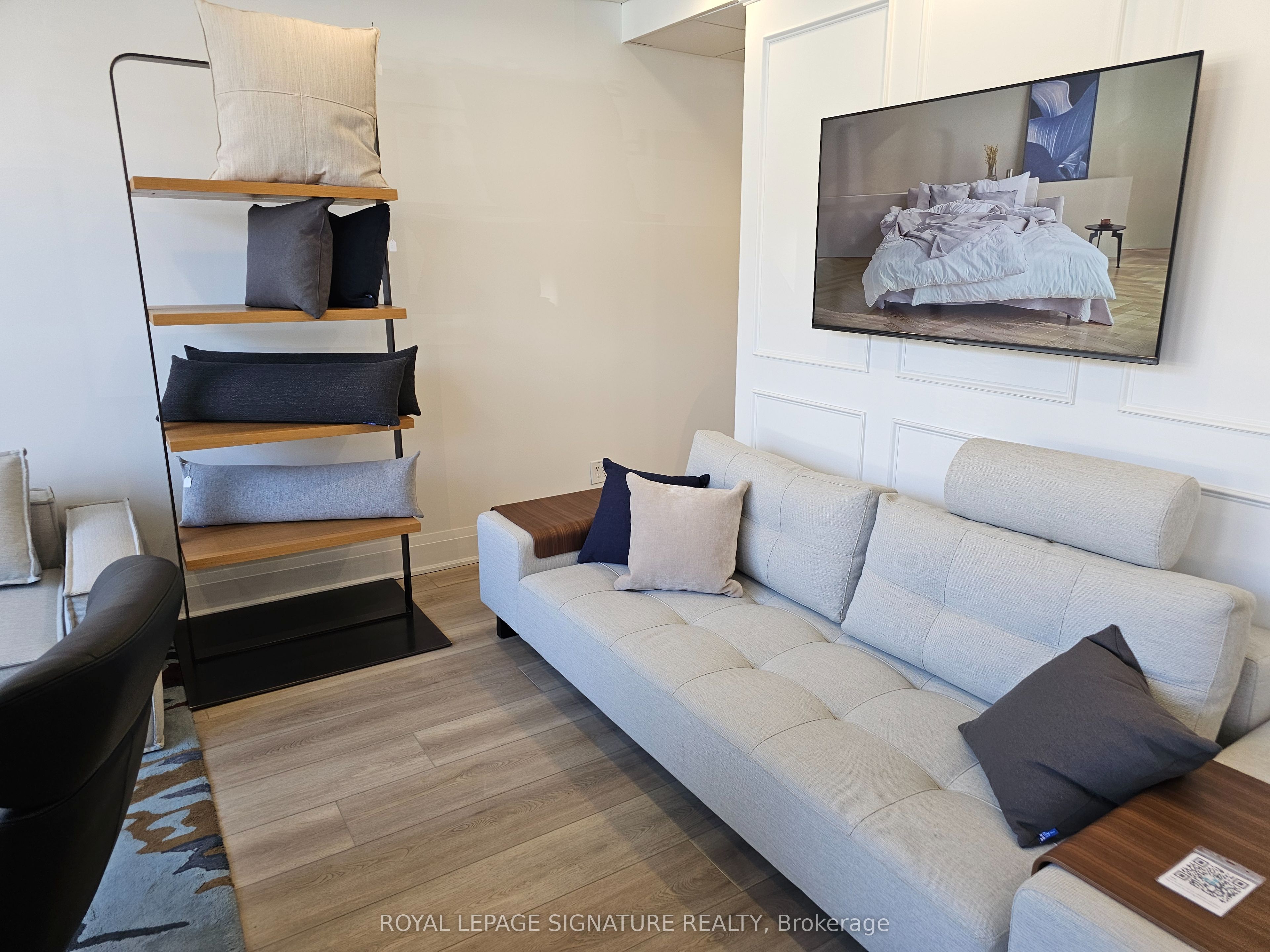 #suite A - 2373 Bloor Street Property Photo 6