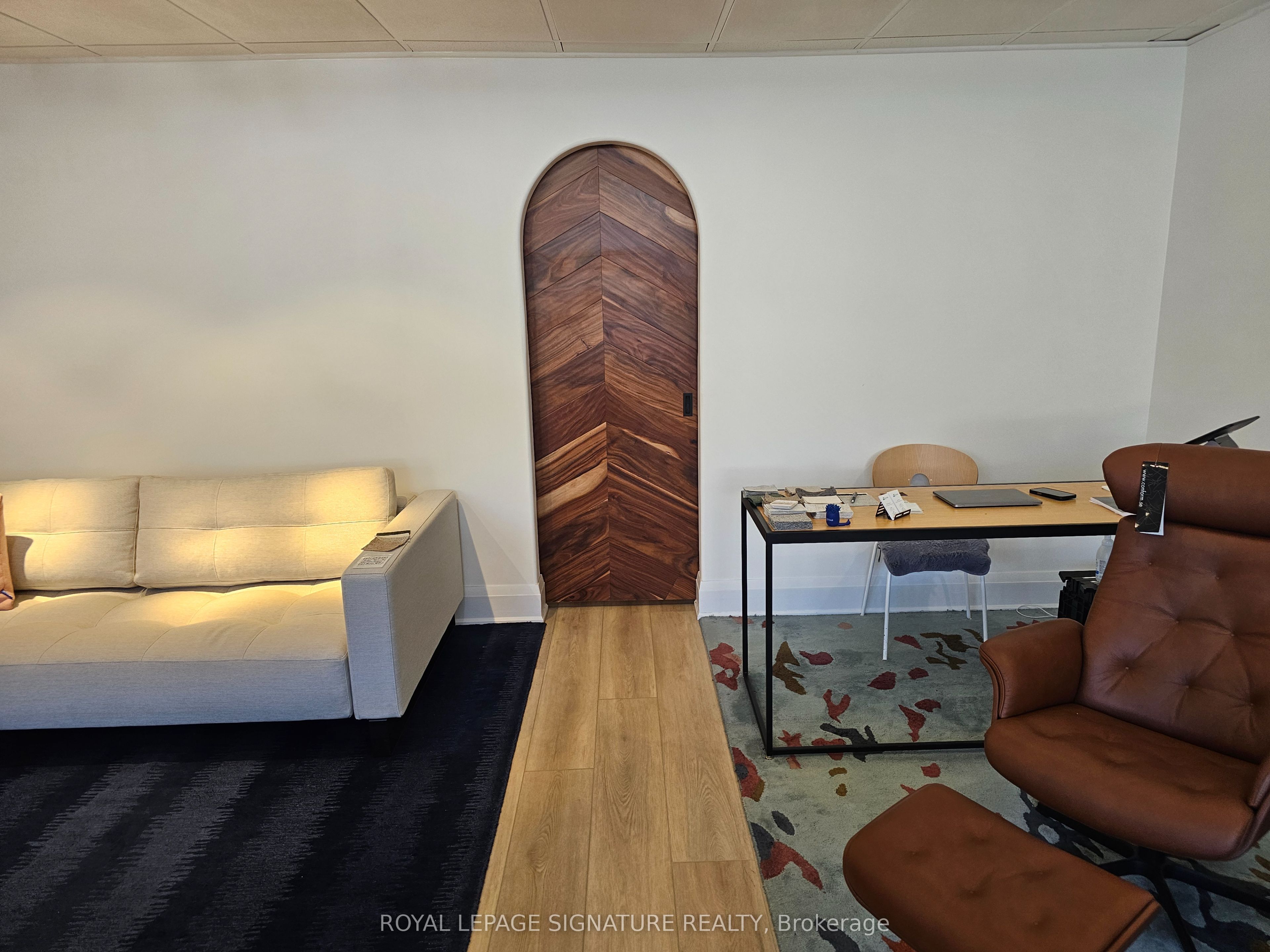 #suite A - 2373 Bloor Street Property Photo 9