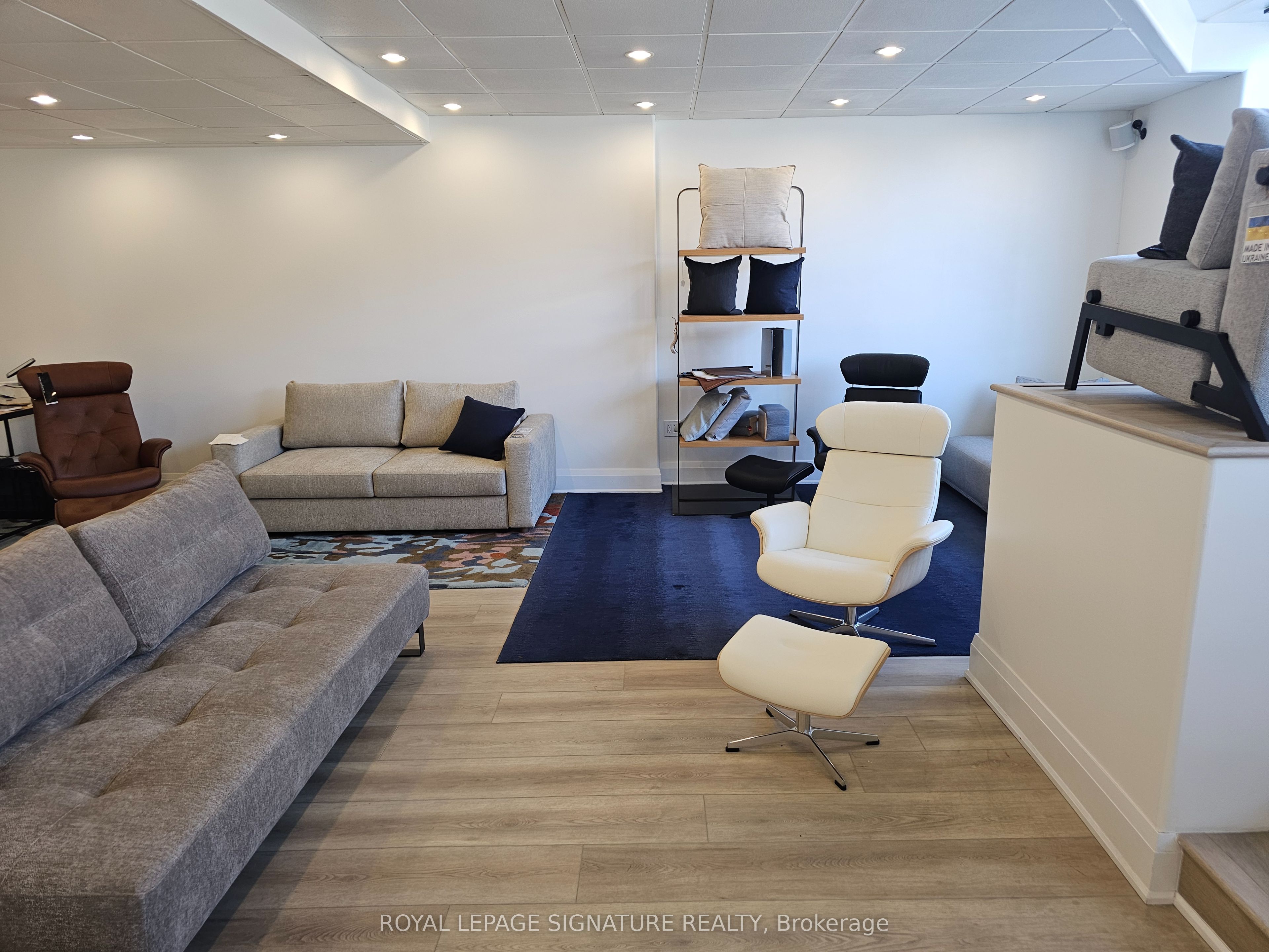 #suite A - 2373 Bloor Street Property Photo 11