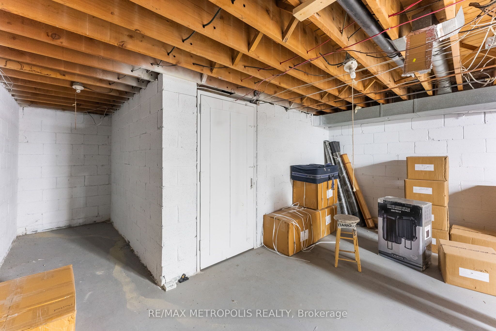 2661 Islington Avenue Property Photo 21