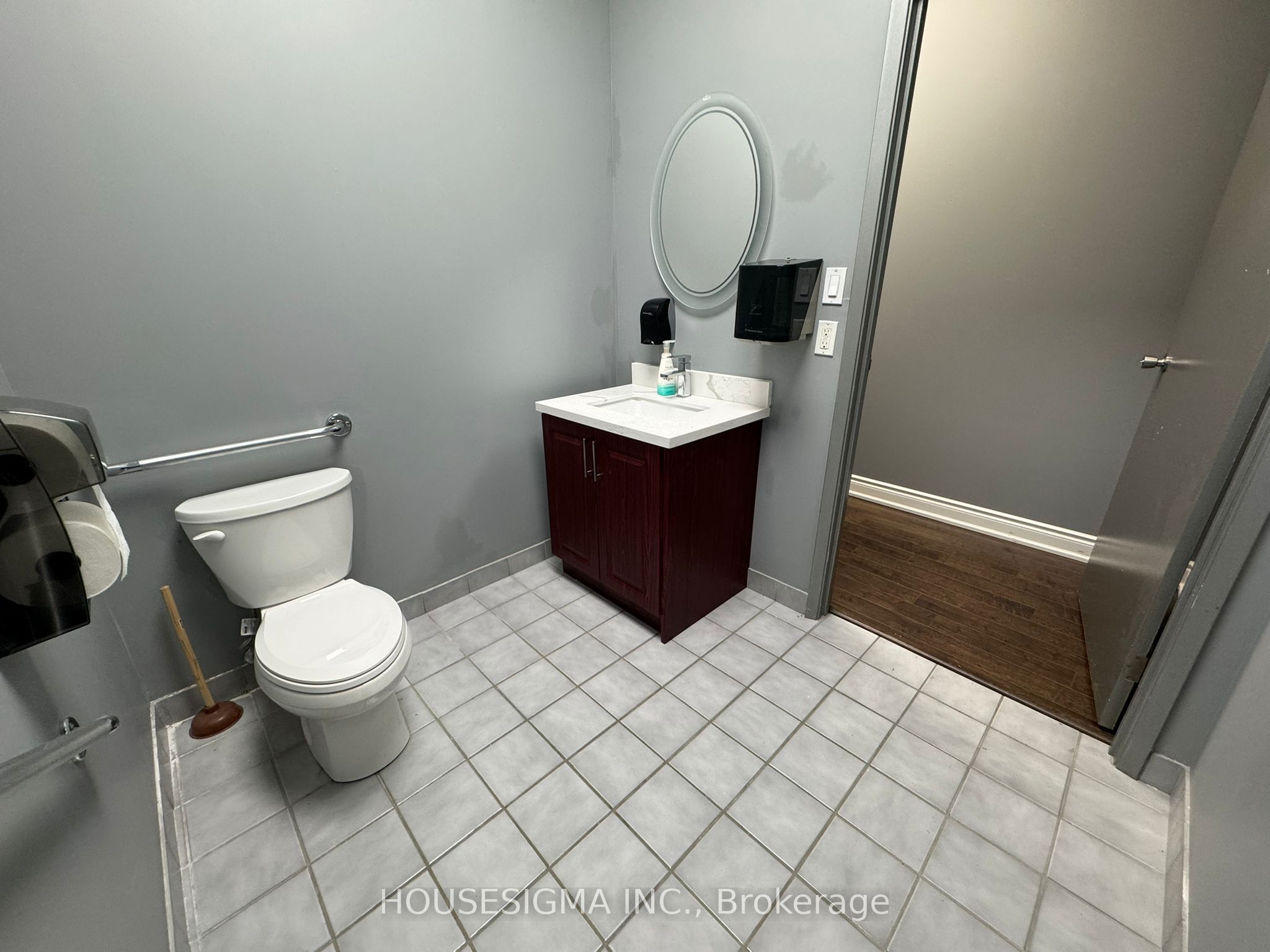 #11 - 5225 Orbitor Drive Property Photo 8