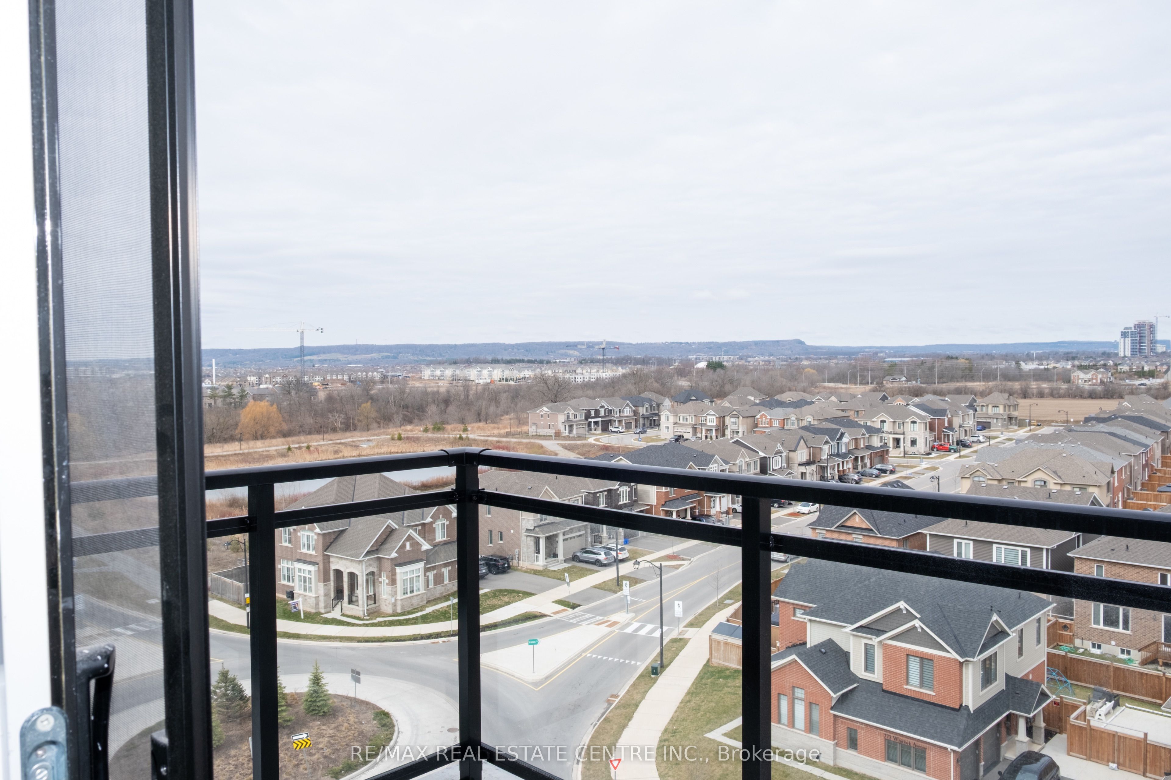 #701 - 770 Whitlock Avenue Property Photo