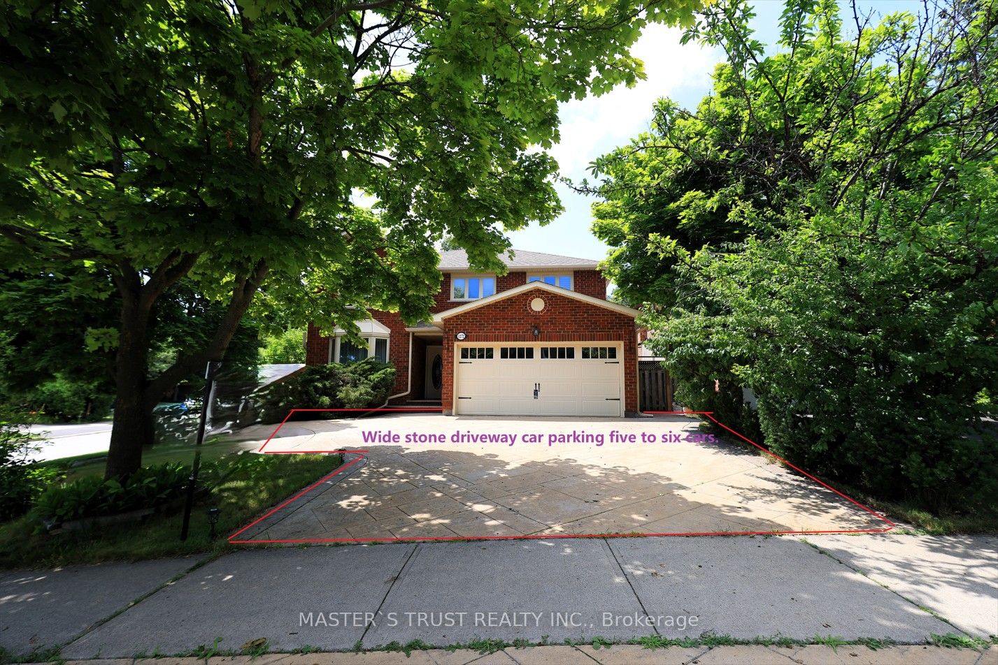 1272 Sir David Drive Property Photo