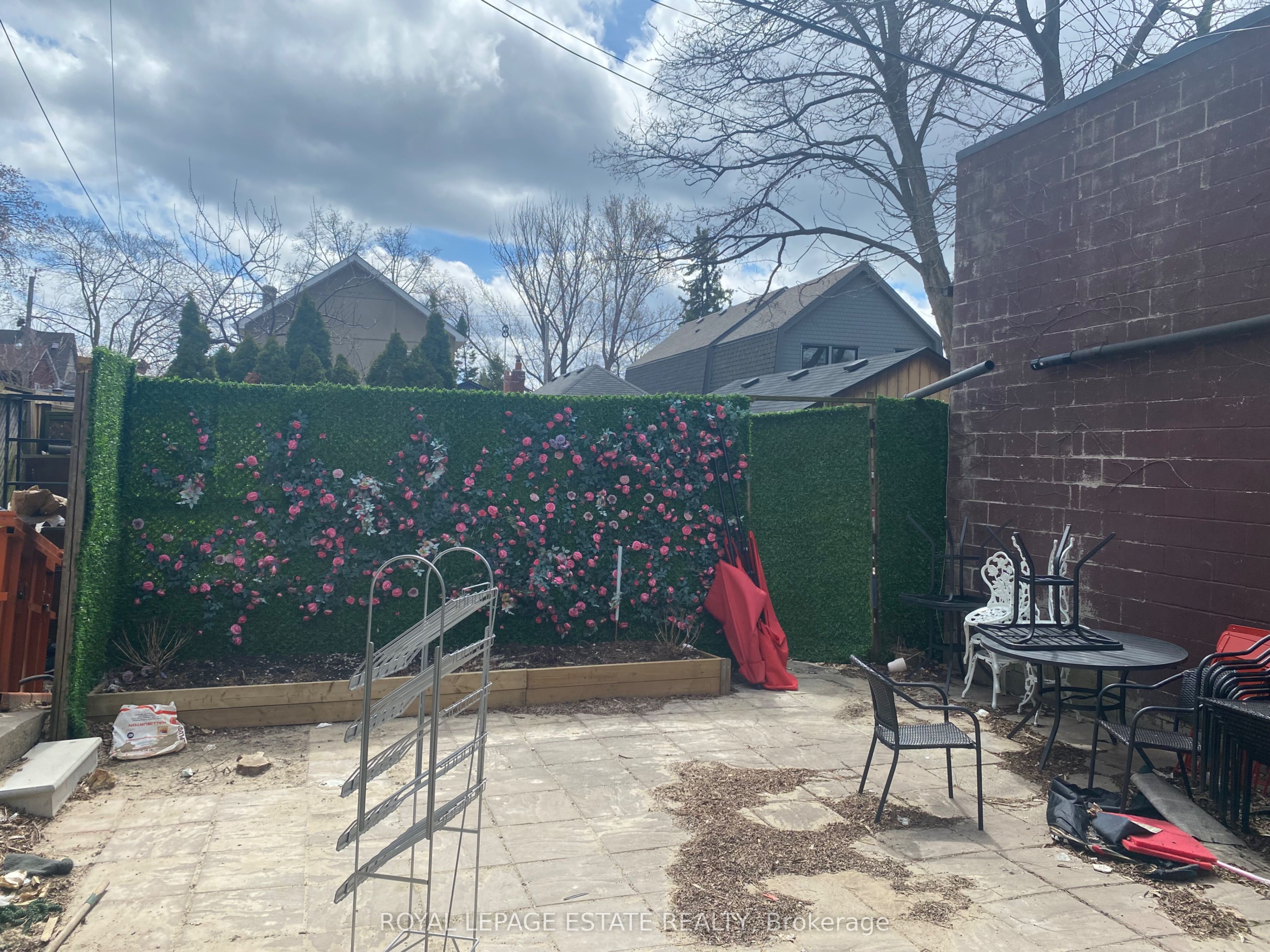 2277 Bloor Street Property Photo 7
