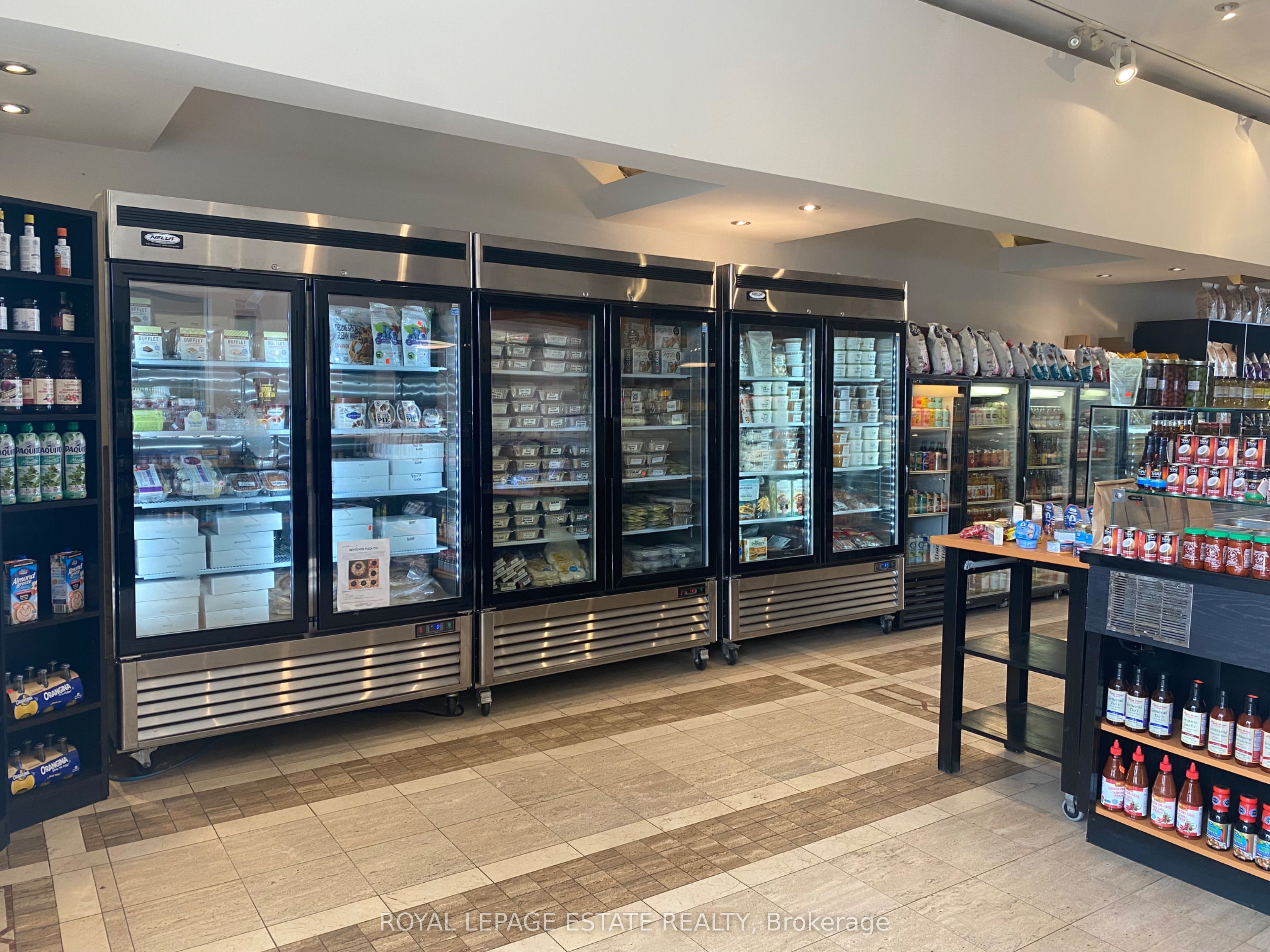 2277 Bloor Street Property Photo 8