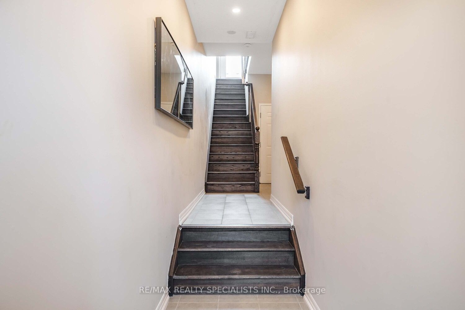 128 Burnhamthorpe Road Property Photo 4