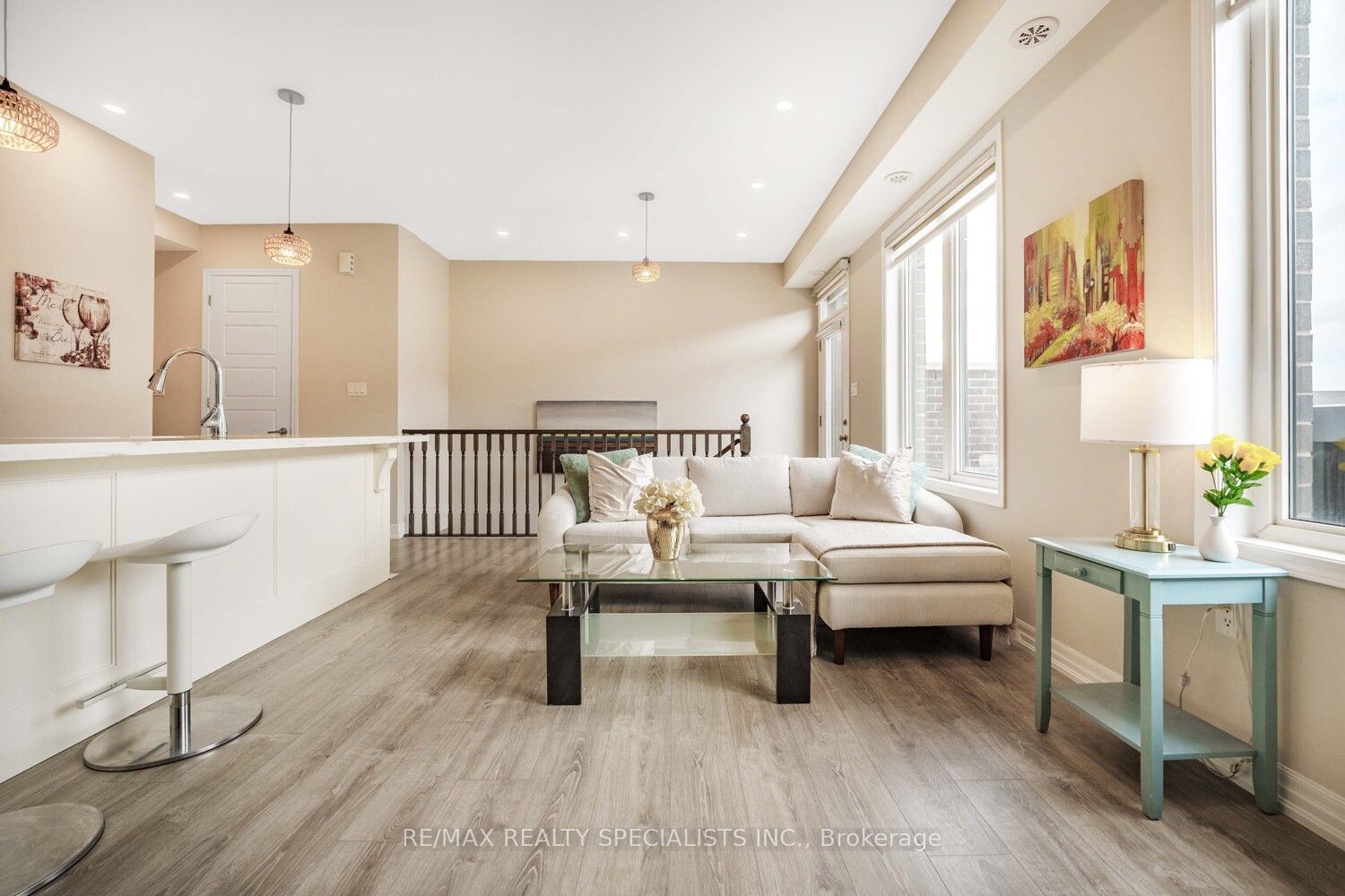 128 Burnhamthorpe Road Property Photo 11