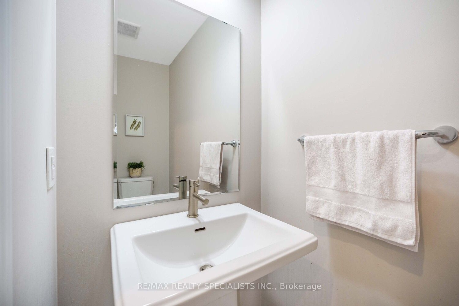 128 Burnhamthorpe Road Property Photo 15