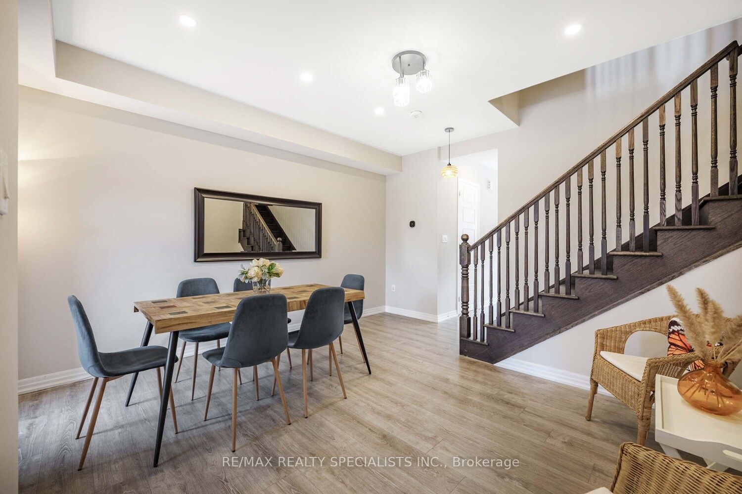 128 Burnhamthorpe Road Property Photo 18