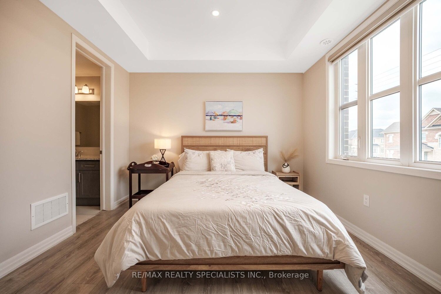 128 Burnhamthorpe Road Property Photo 21