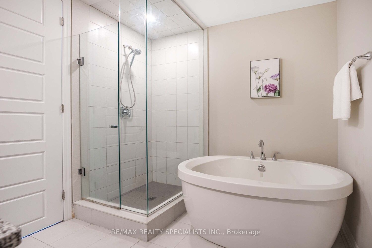 128 Burnhamthorpe Road Property Photo 23