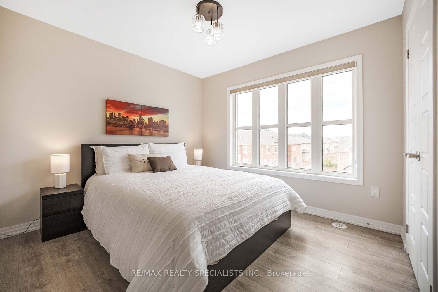 128 Burnhamthorpe Road Property Photo 25