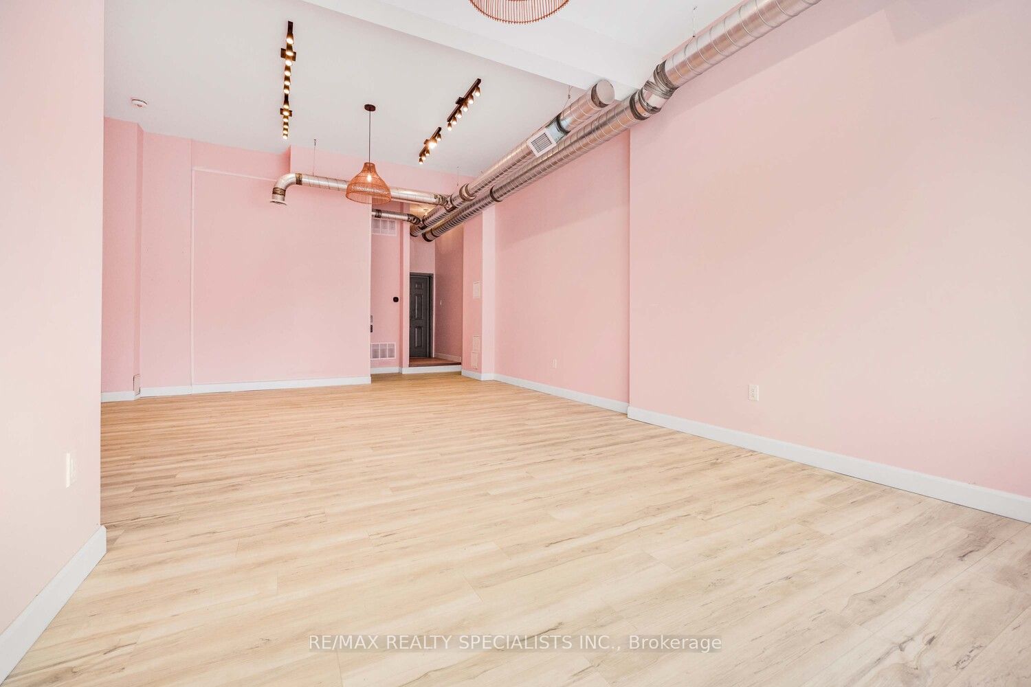 128 Burnhamthorpe Road Property Photo 32