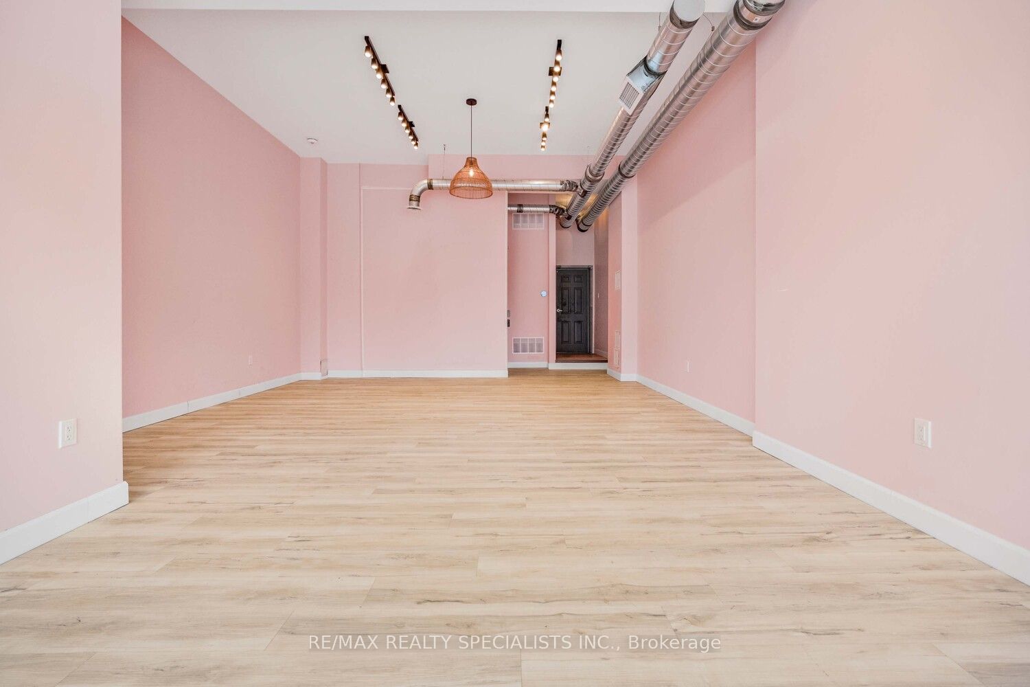 128 Burnhamthorpe Road Property Photo 33
