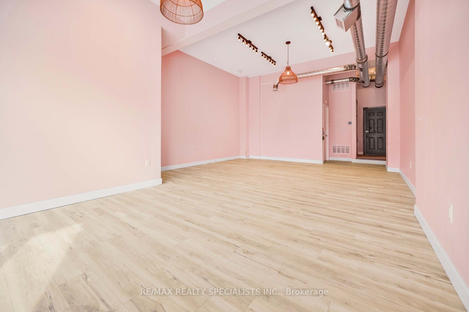 128 Burnhamthorpe Road Property Photo 34
