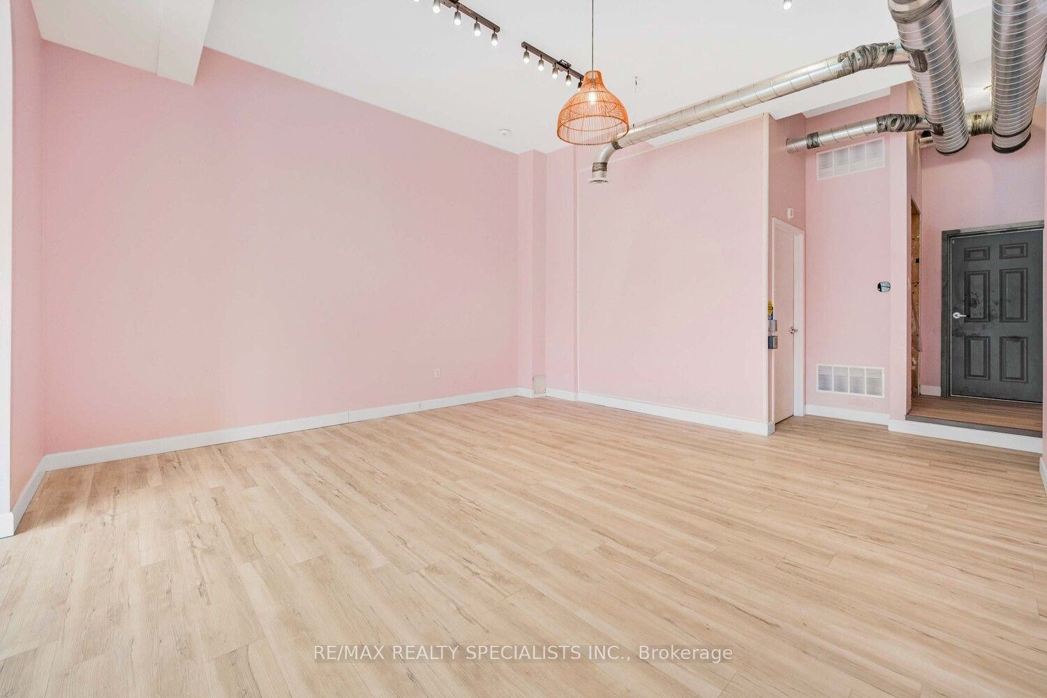 128 Burnhamthorpe Road Property Photo 35