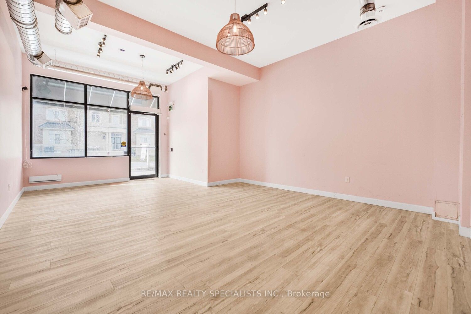 128 Burnhamthorpe Road Property Photo 36