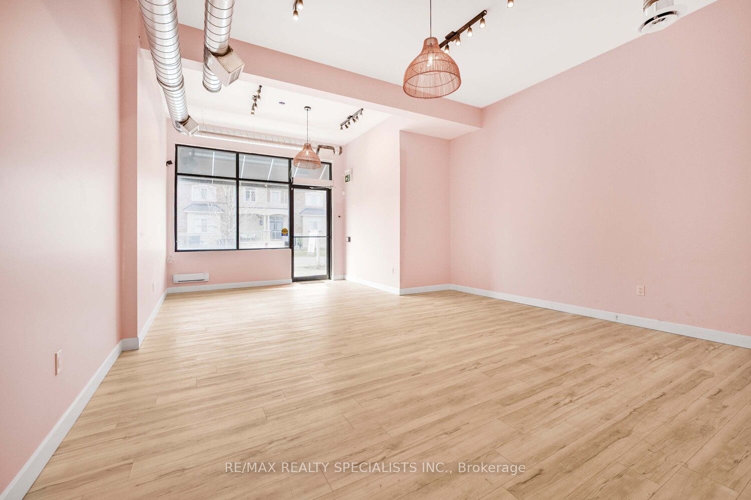 128 Burnhamthorpe Road Property Photo 37