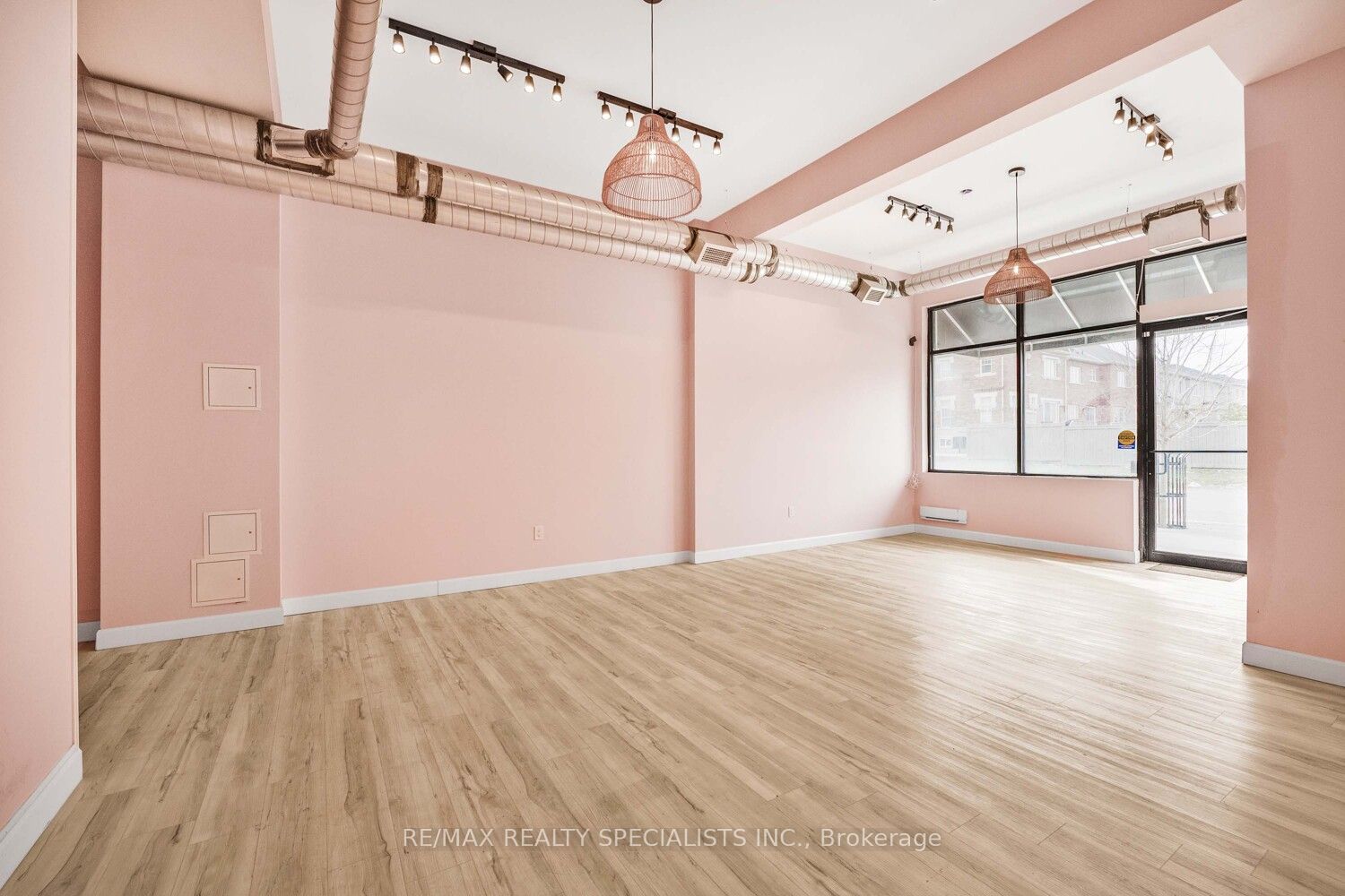 128 Burnhamthorpe Road Property Photo 39