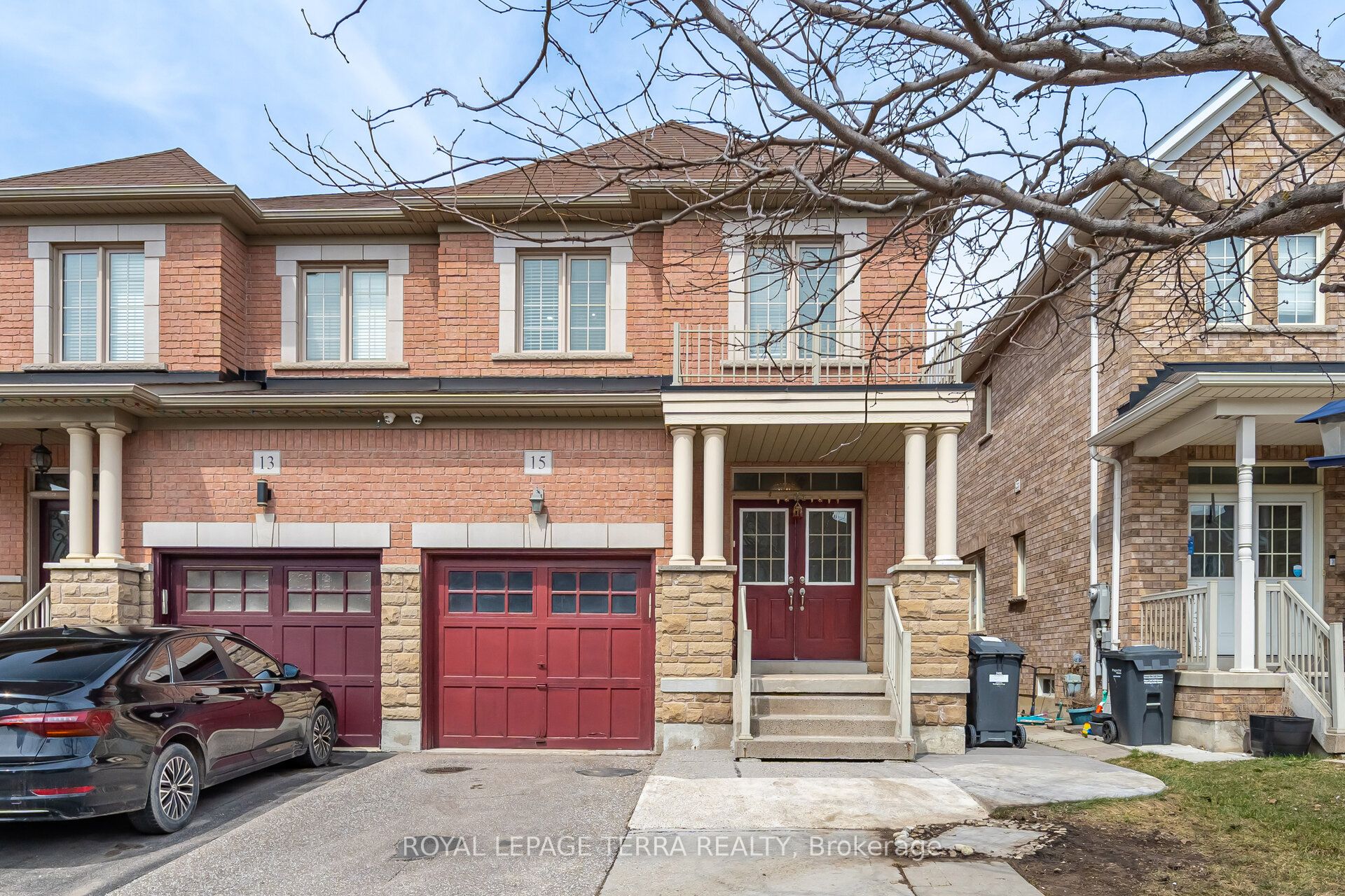 15 Versailles Crescent Property Photo 1