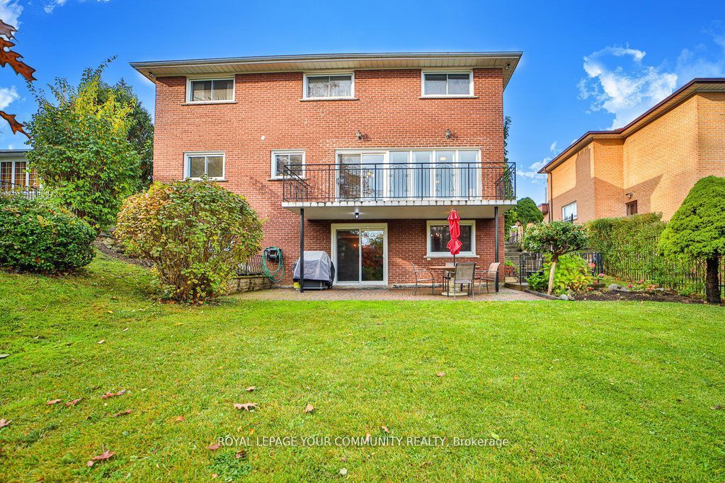 21 Disan Court Property Photo 6