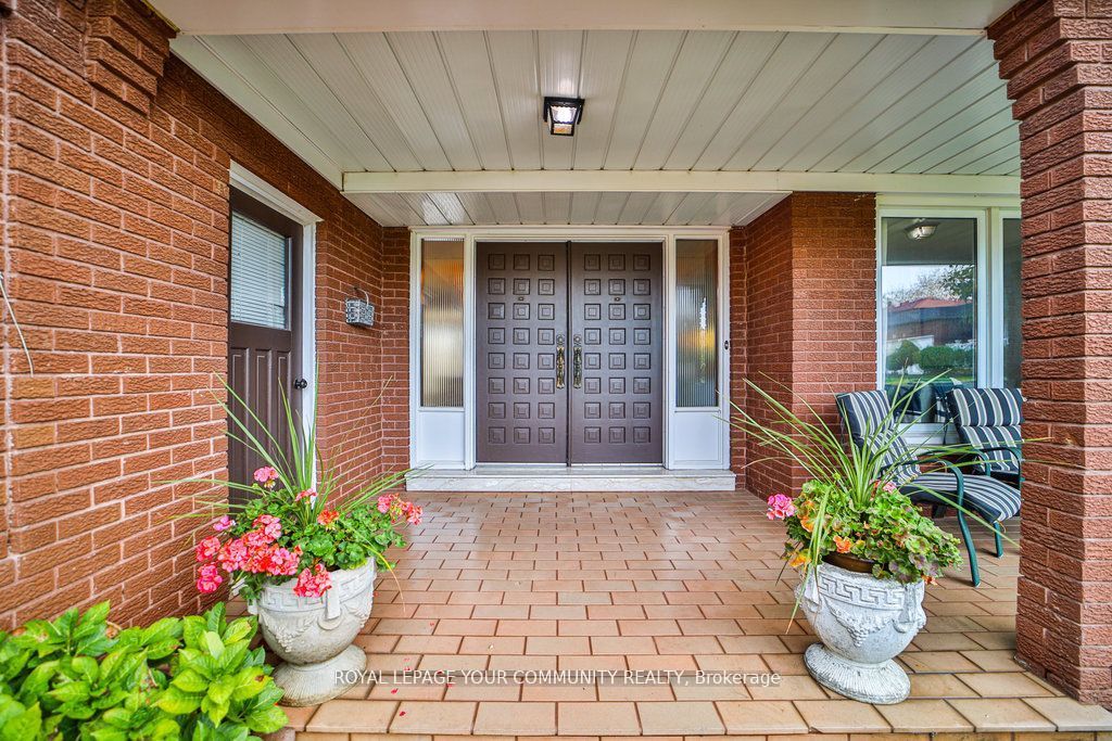 21 Disan Court Property Photo 11