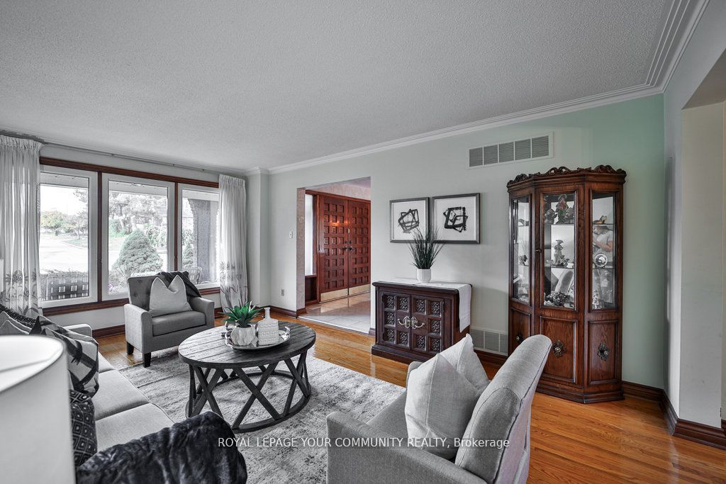 21 Disan Court Property Photo 16