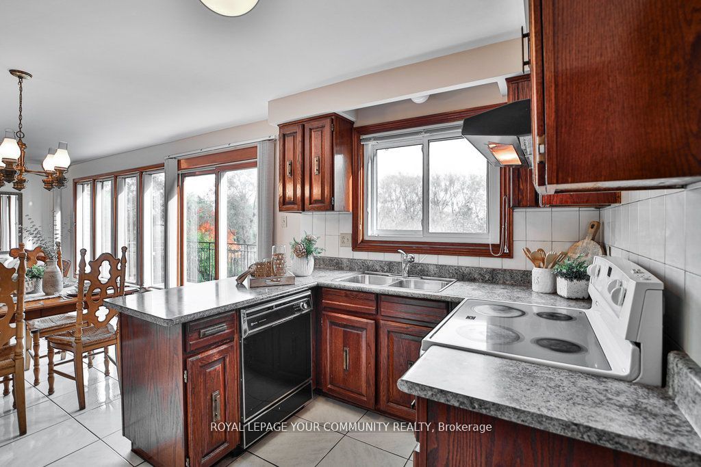 21 Disan Court Property Photo 19